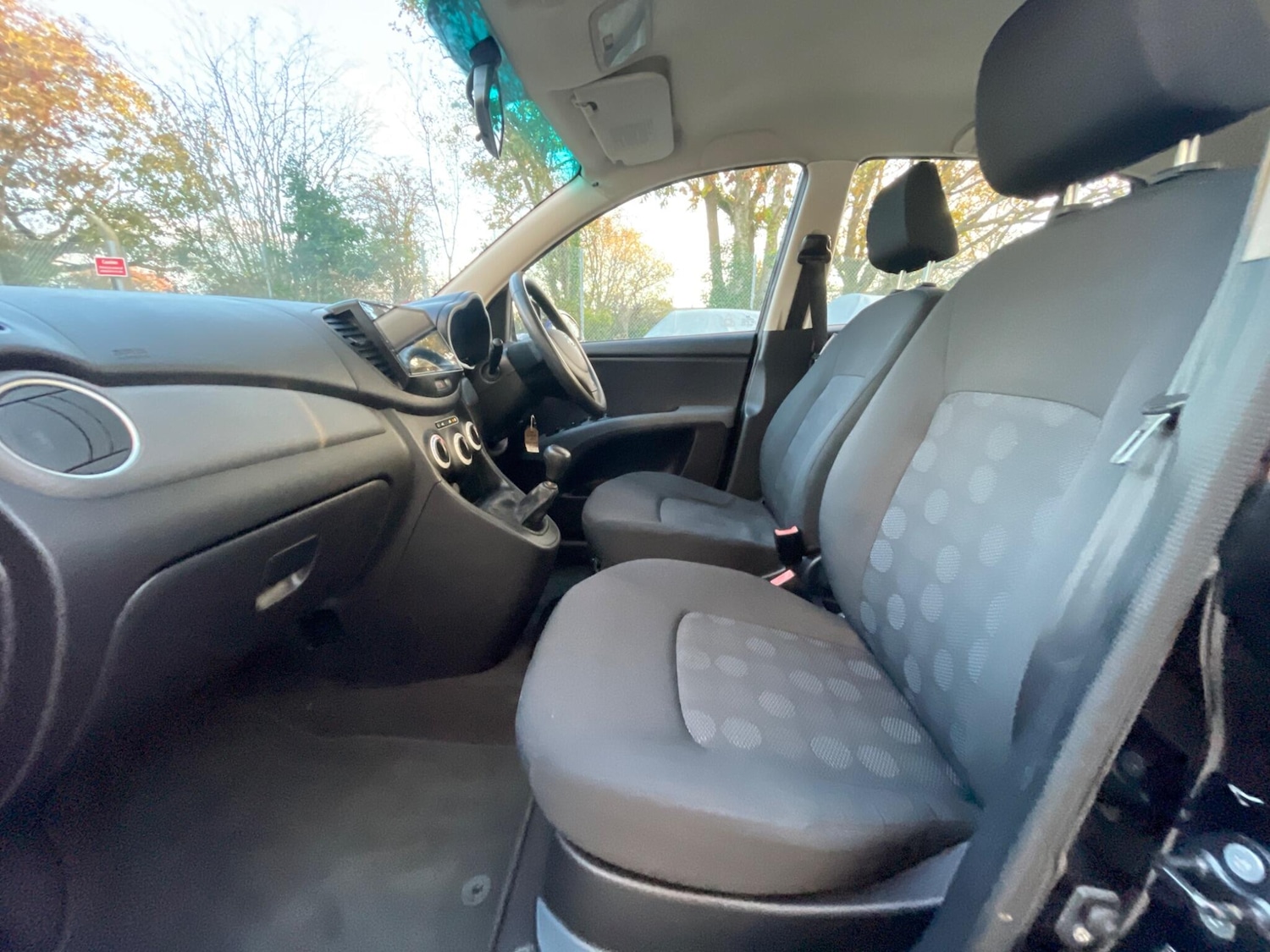 Used Hyundai i10 2010 for sale - 76645079: Photo 92