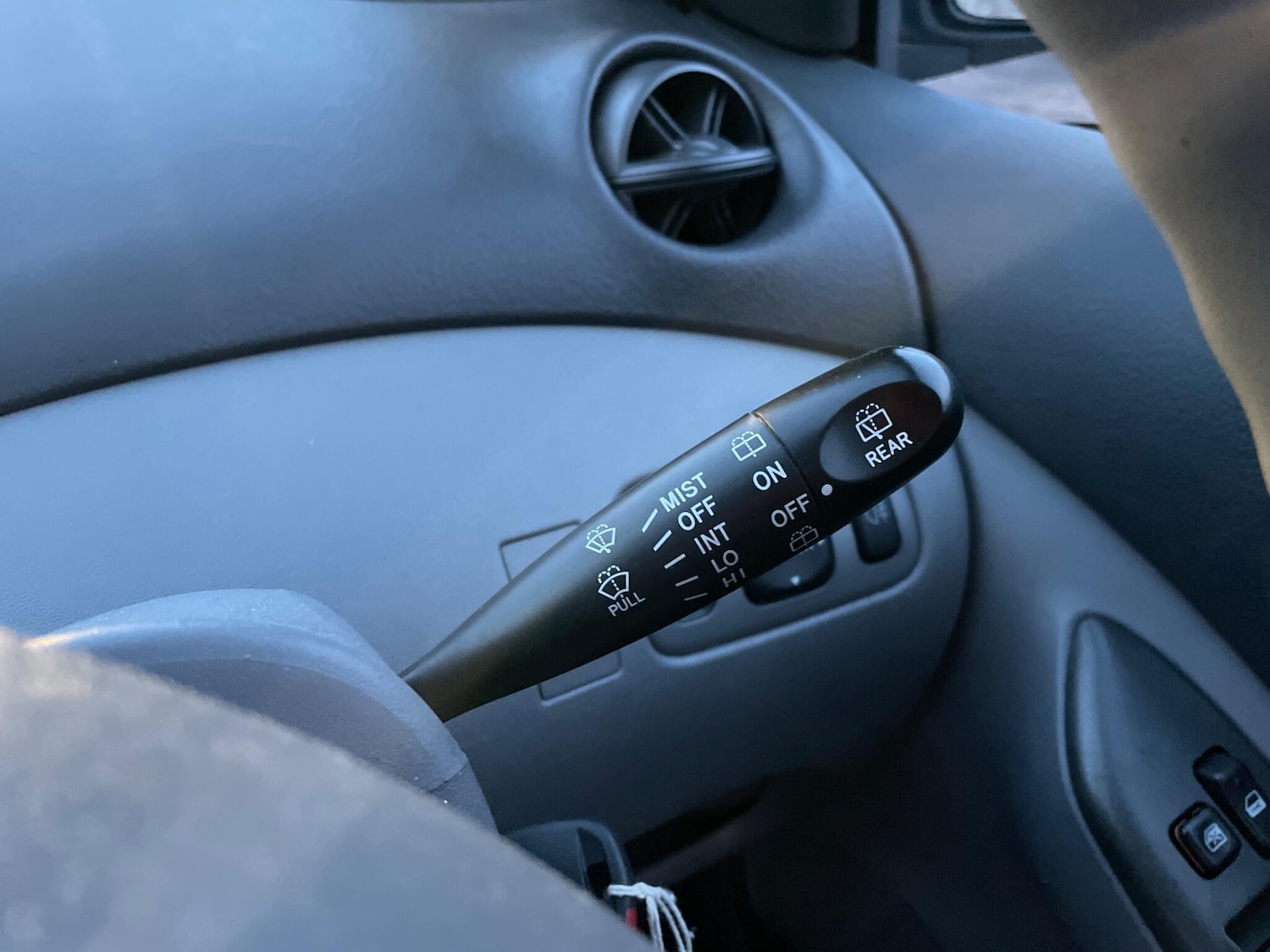 Used Toyota Yaris 1999 for sale - 77029924: Photo 25