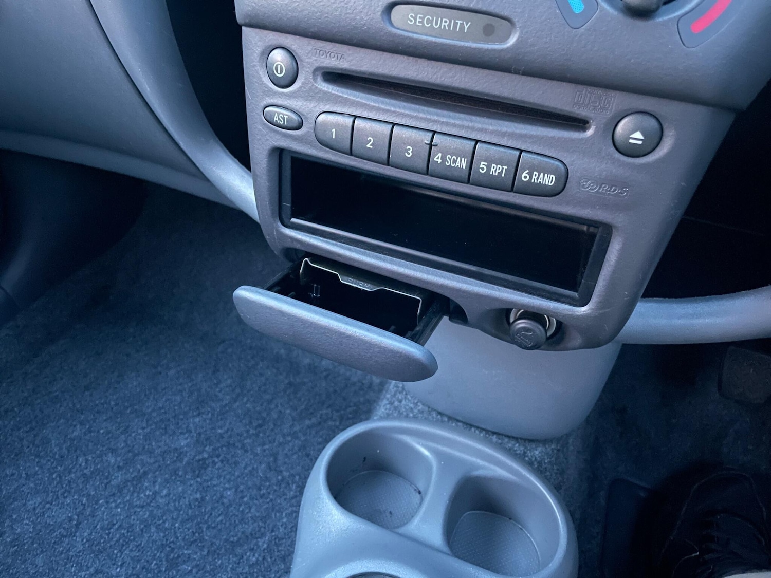 Used Toyota Yaris 1999 for sale - 77029924: Photo 28