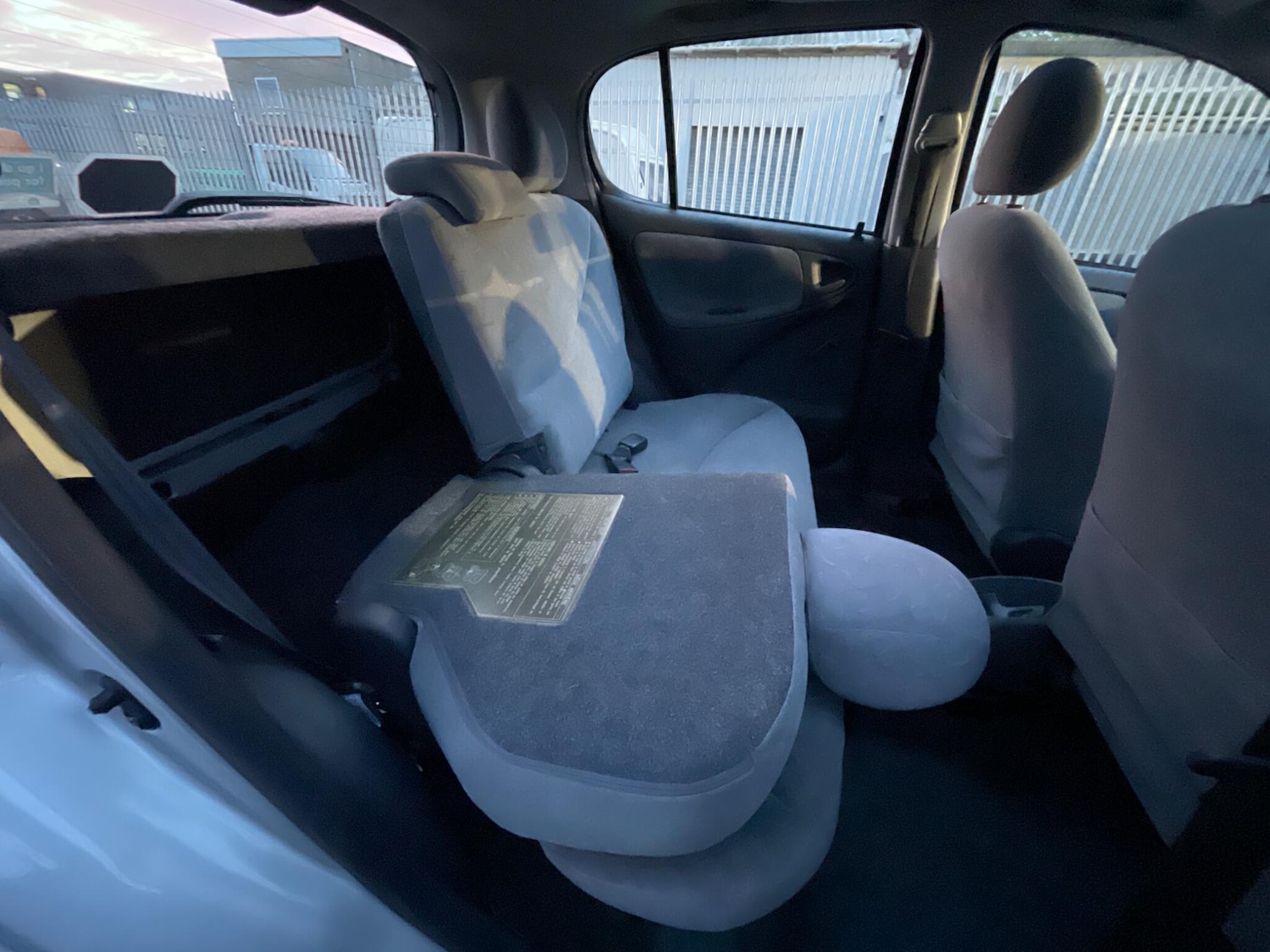 Used Toyota Yaris 1999 for sale - 77029924: Photo 37