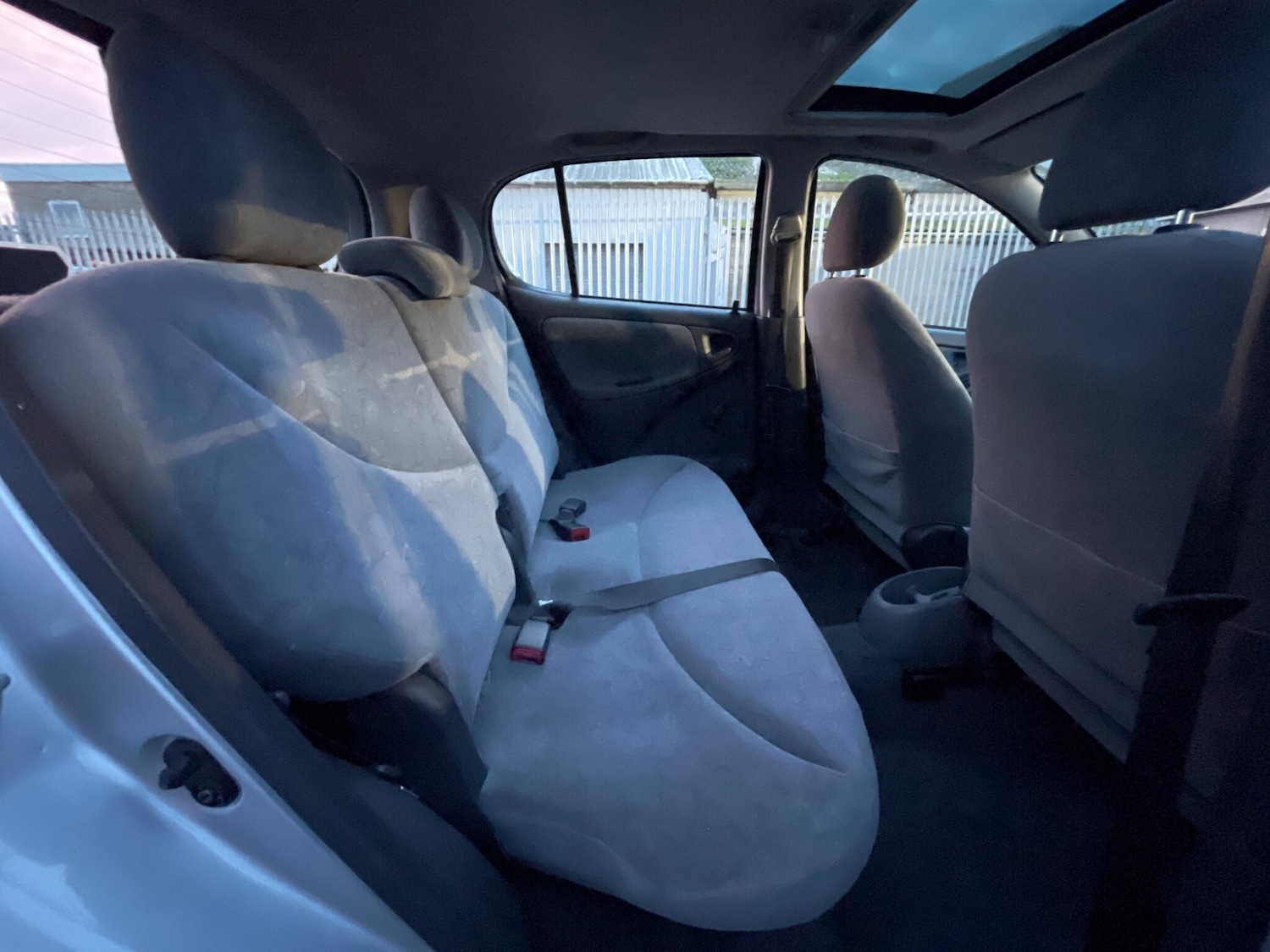 Used Toyota Yaris 1999 for sale - 77029924: Photo 39