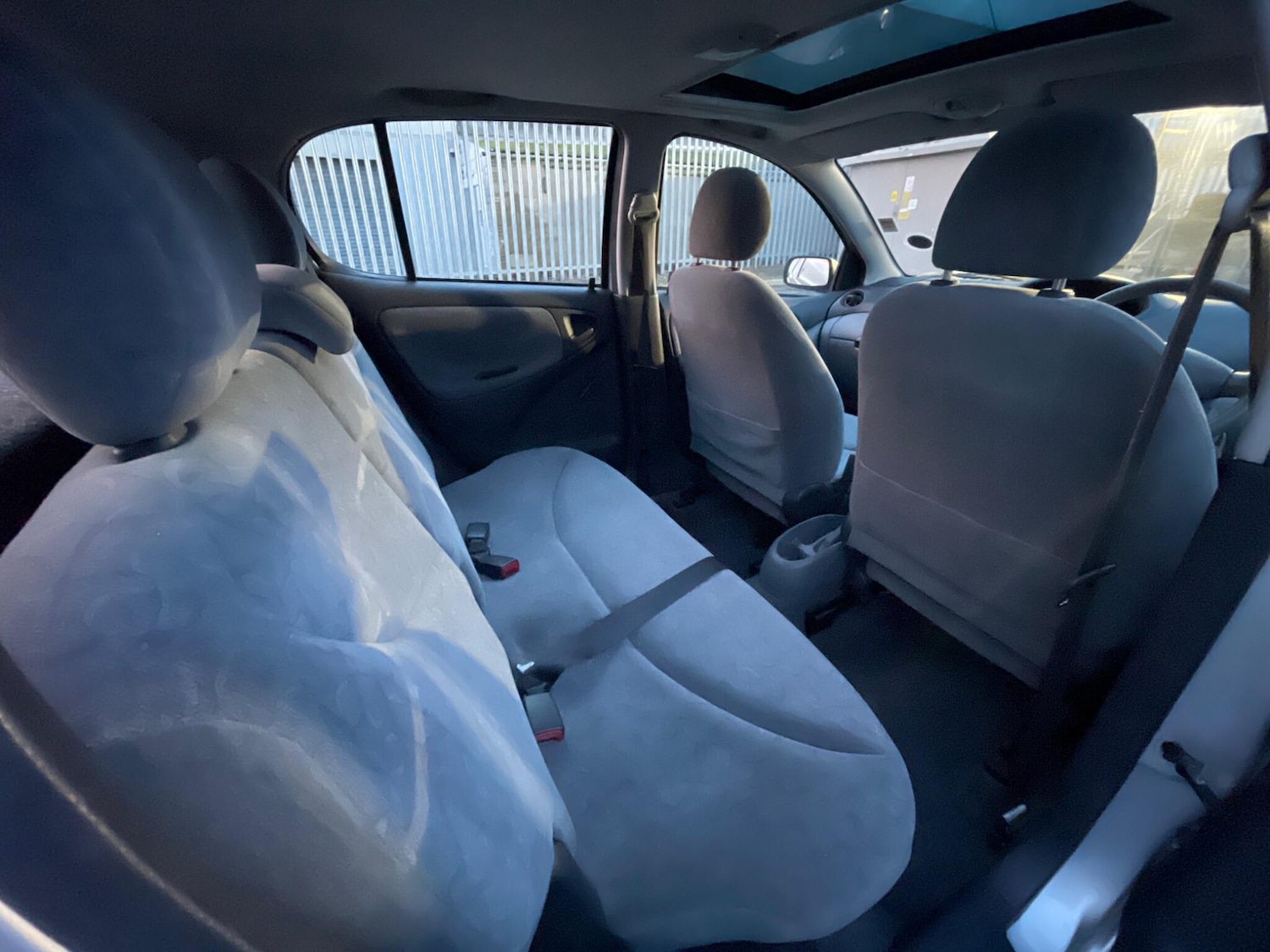 Used Toyota Yaris 1999 for sale - 77029924: Photo 40