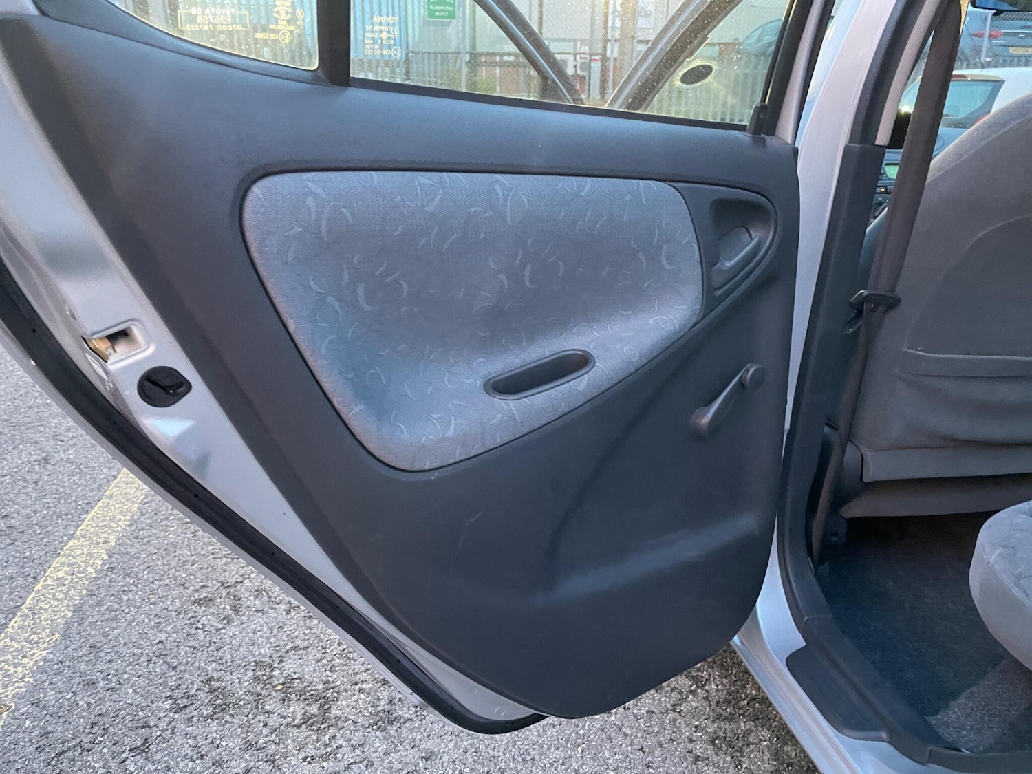 Used Toyota Yaris 1999 for sale - 77029924: Photo 55