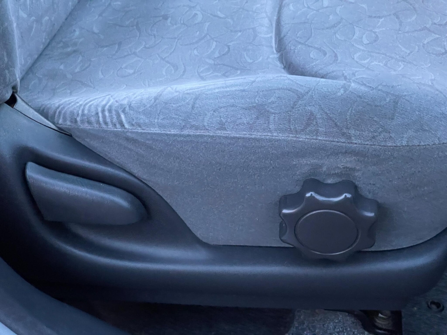 Used Toyota Yaris 1999 for sale - 77029924: Photo 66