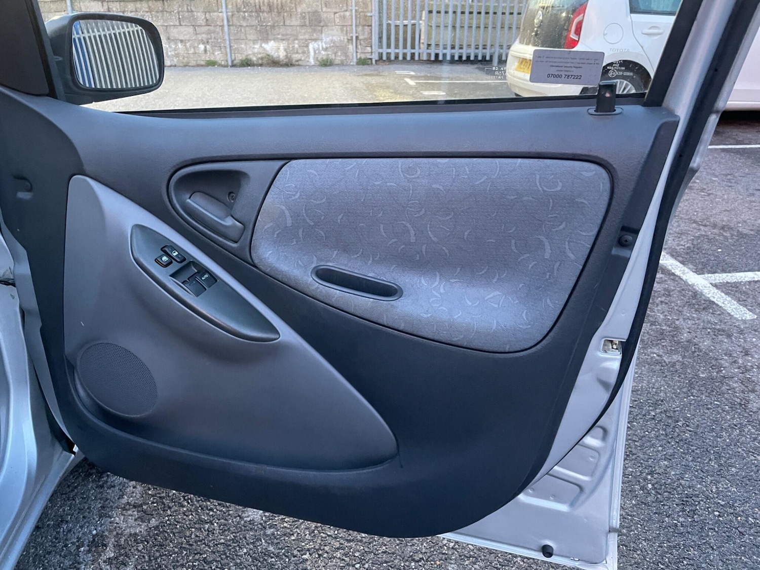 Used Toyota Yaris 1999 for sale - 77029924: Photo 68