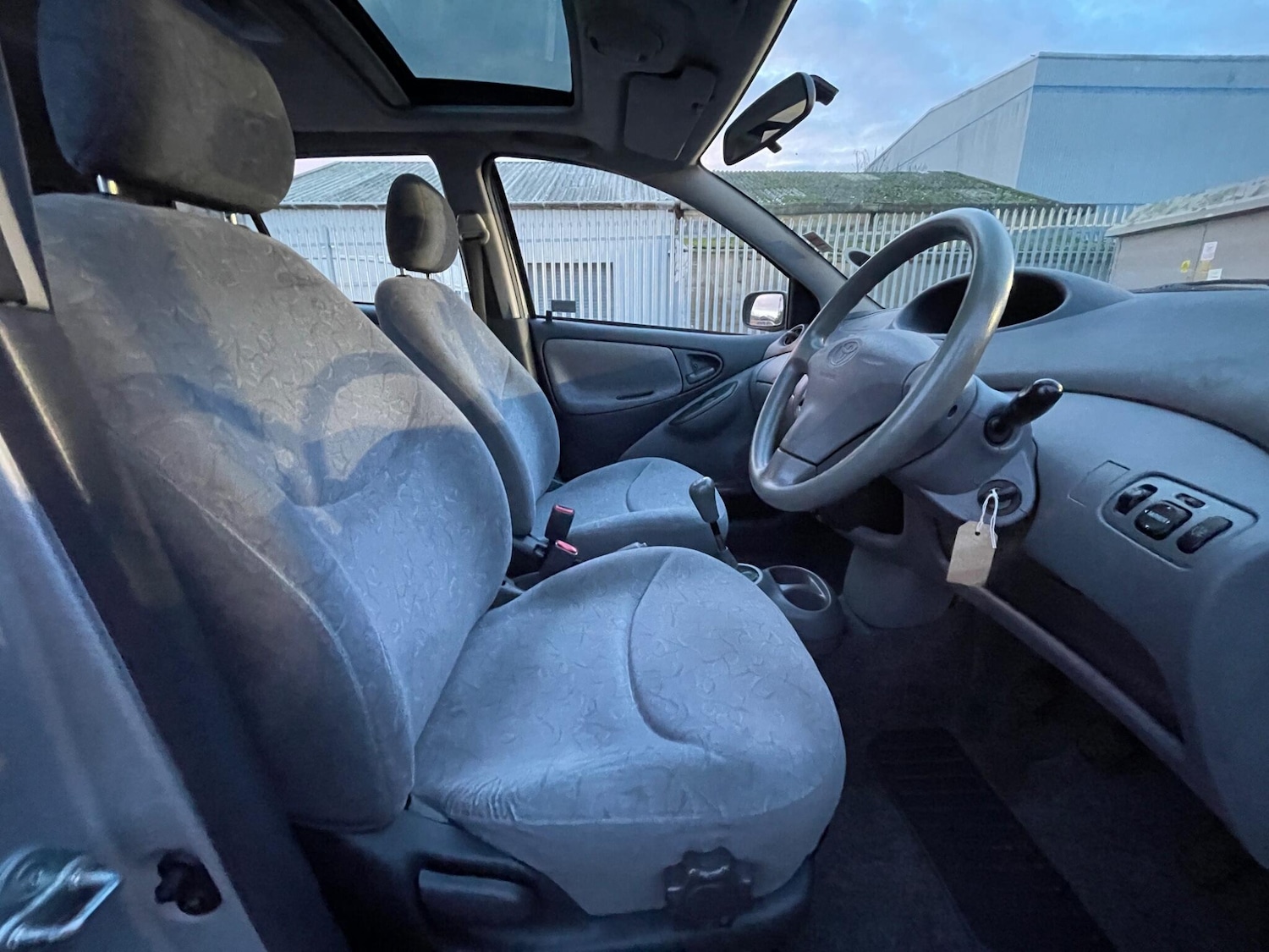 Used Toyota Yaris 1999 for sale - 77029924: Photo 70