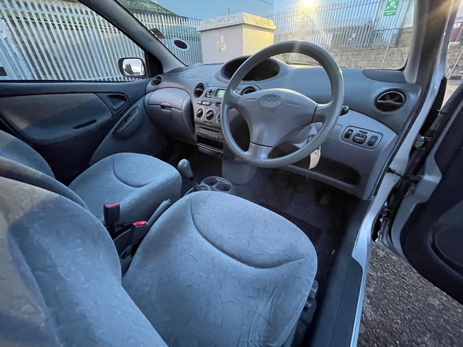 Used Toyota Yaris 1999 for sale - 77029924: Photo 9