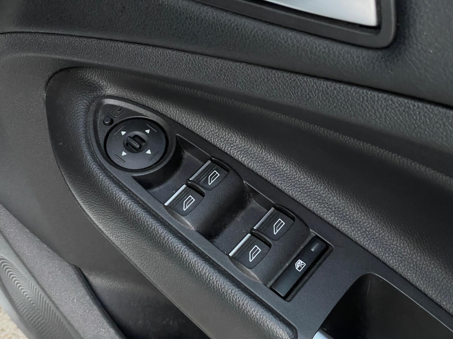 Used Ford Kuga 2017 for sale - 76645030: Photo 31