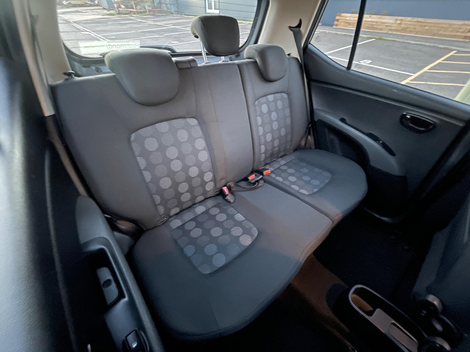 Used Hyundai i10 2010 for sale - 76644669: Photo 12