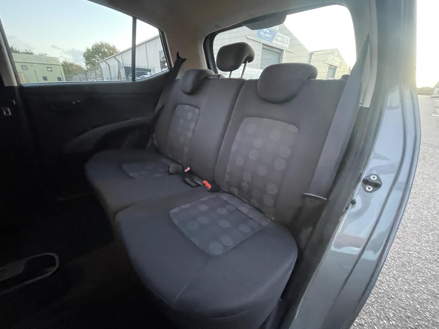 Used Hyundai i10 2010 for sale - 76644669: Photo 14