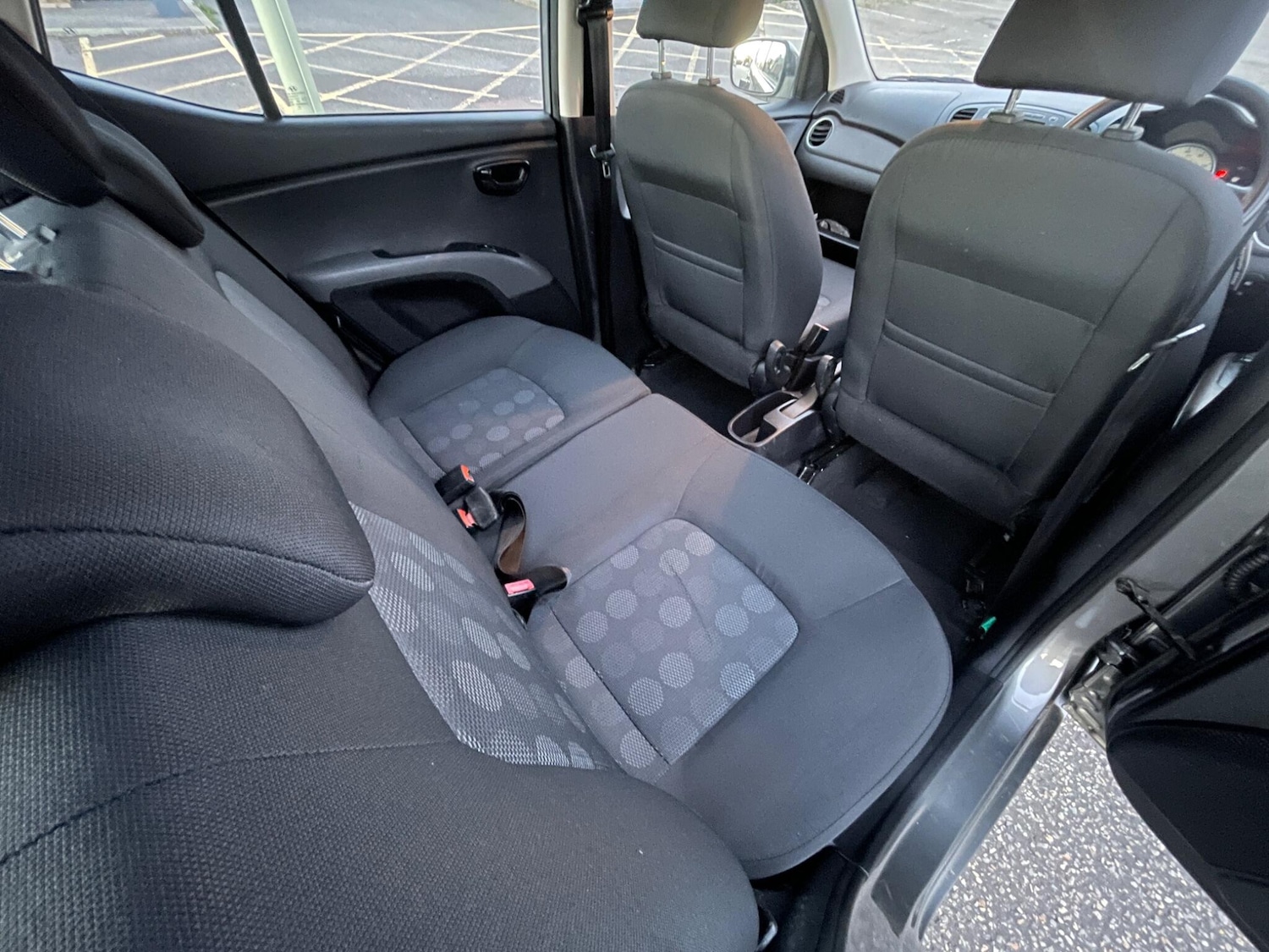 Used Hyundai i10 2010 for sale - 76644669: Photo 28