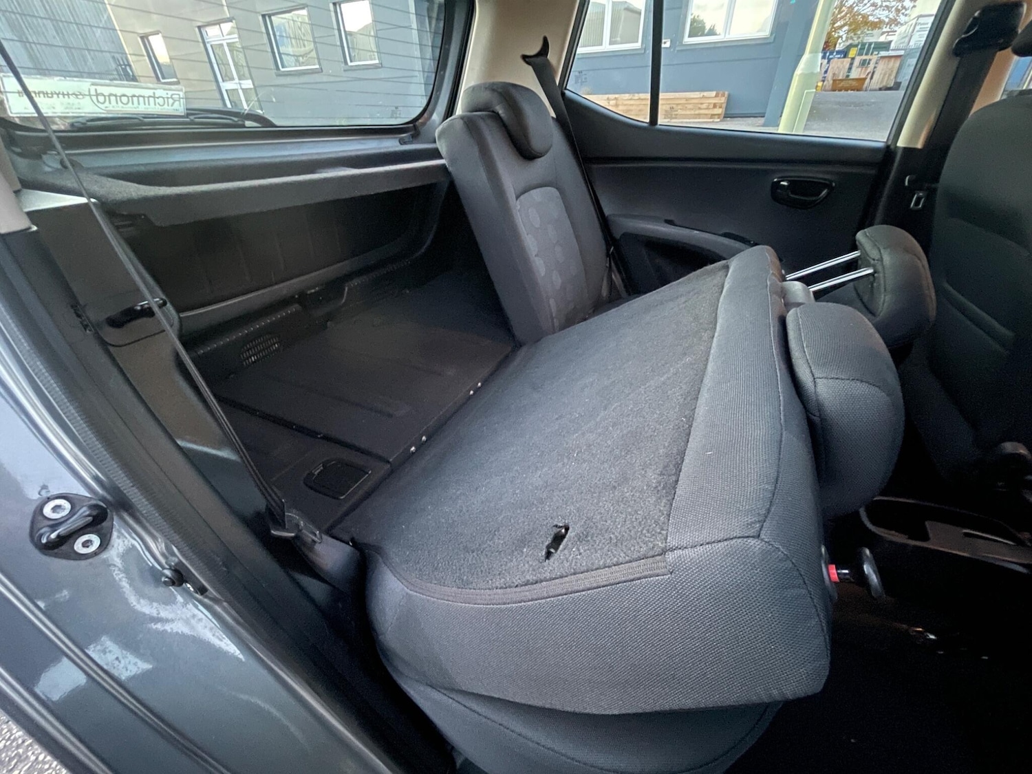 Used Hyundai i10 2010 for sale - 76644669: Photo 29