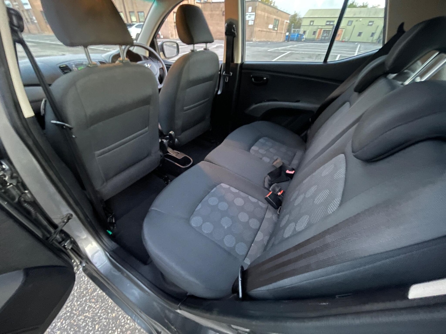 Used Hyundai i10 2010 for sale - 76644669: Photo 31