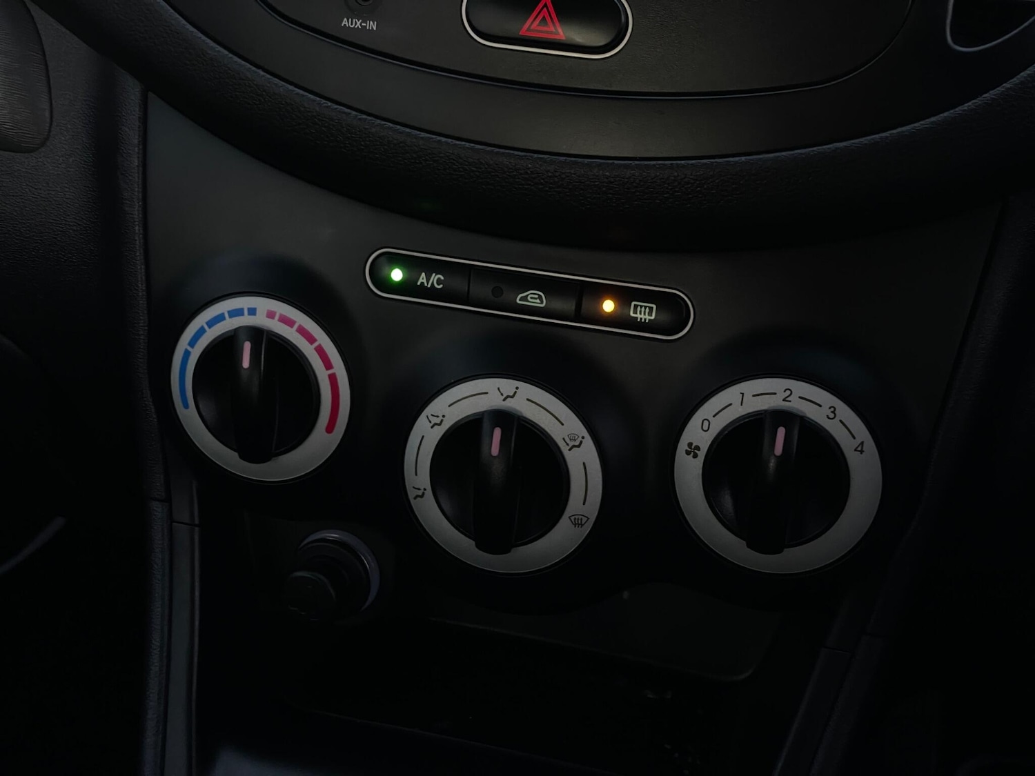 Used Hyundai i10 2010 for sale - 76644669: Photo 35