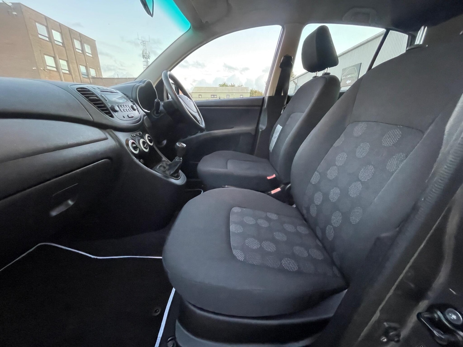 Used Hyundai i10 2010 for sale - 76644669: Photo 56