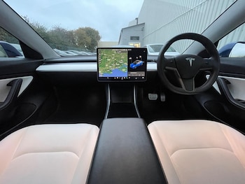 Used Tesla Model 3 2020 for sale - 76647647: Photo