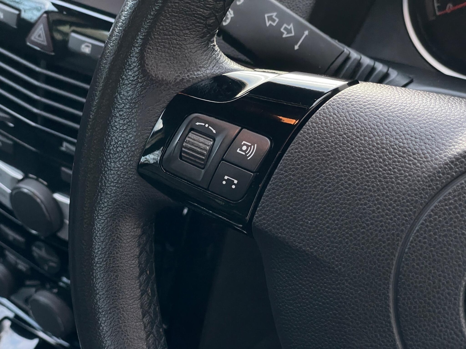 Used Vauxhall Astra 2008 for sale - 76647642: Photo 31