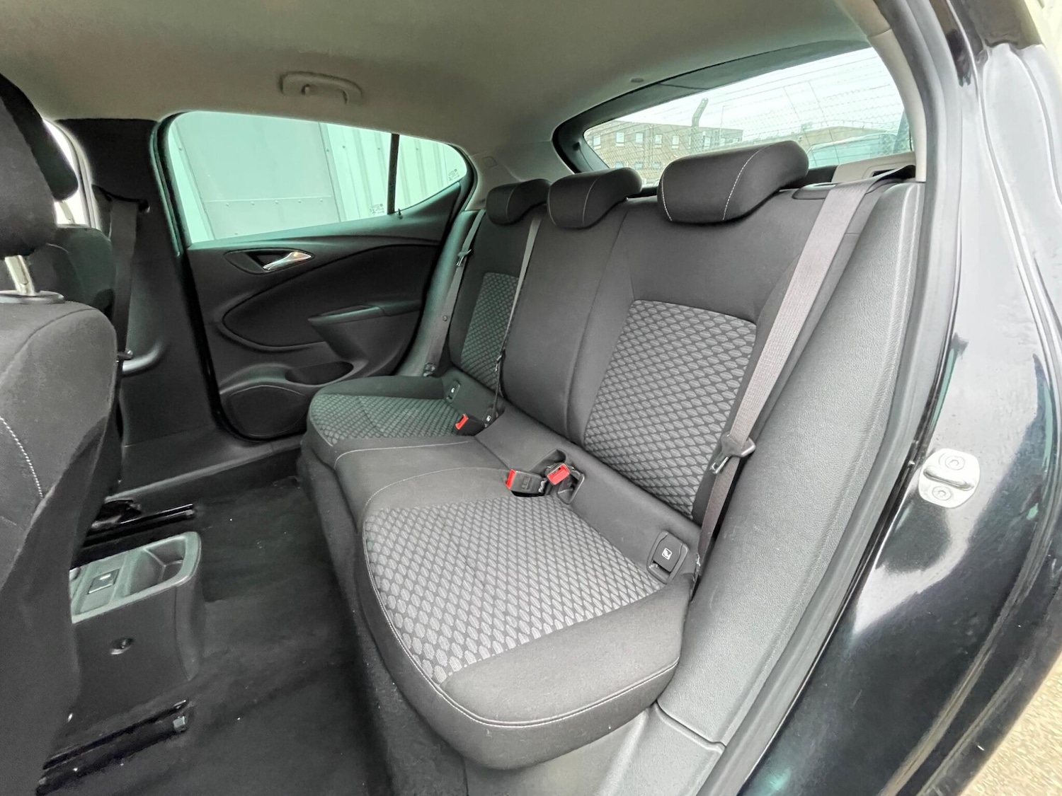 Used Vauxhall Astra 2018 for sale - 76992315: Photo 39