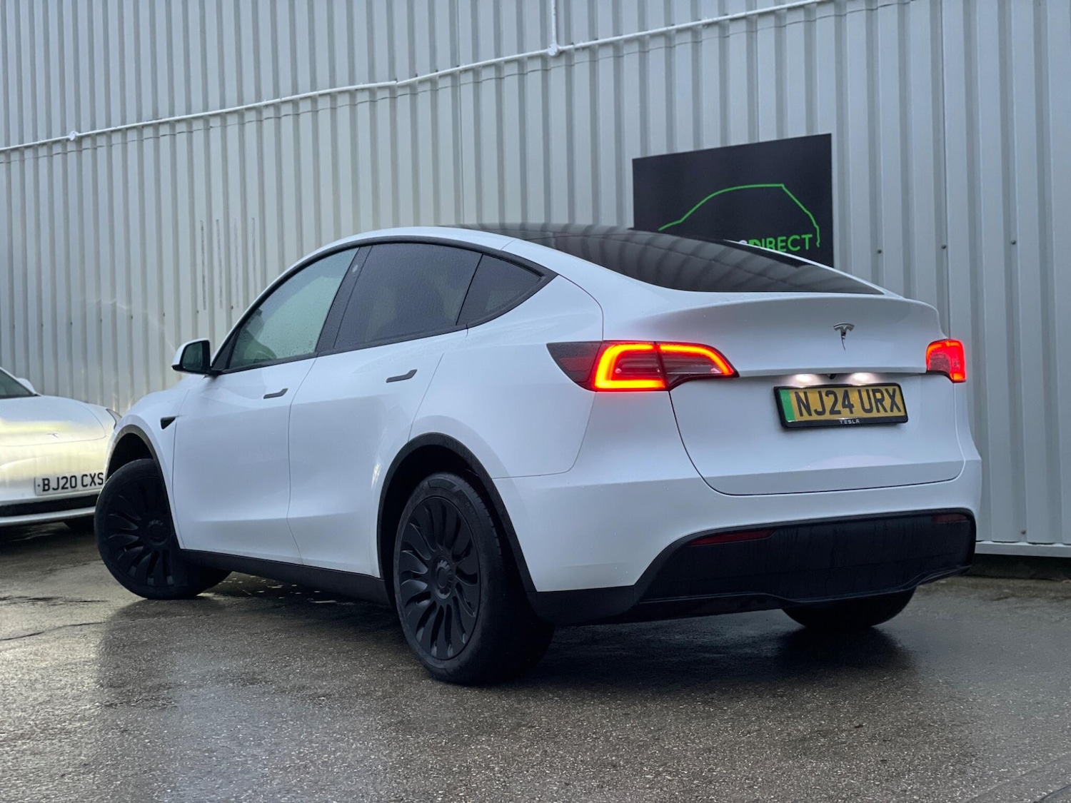 Used Tesla Model Y 2024 for sale - 76839302: Photo 3