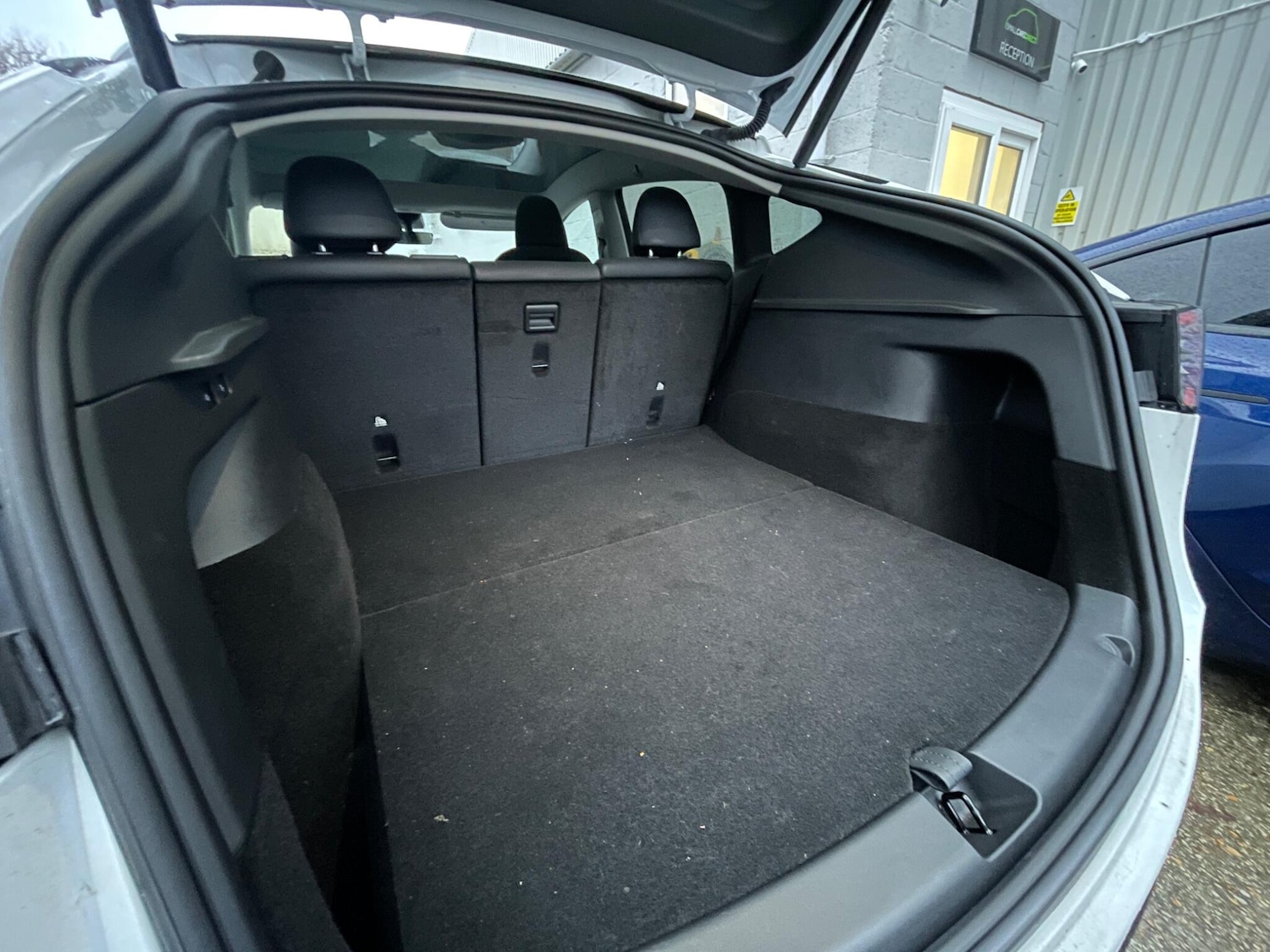 Used Tesla Model Y 2024 for sale - 76839302: Photo 30