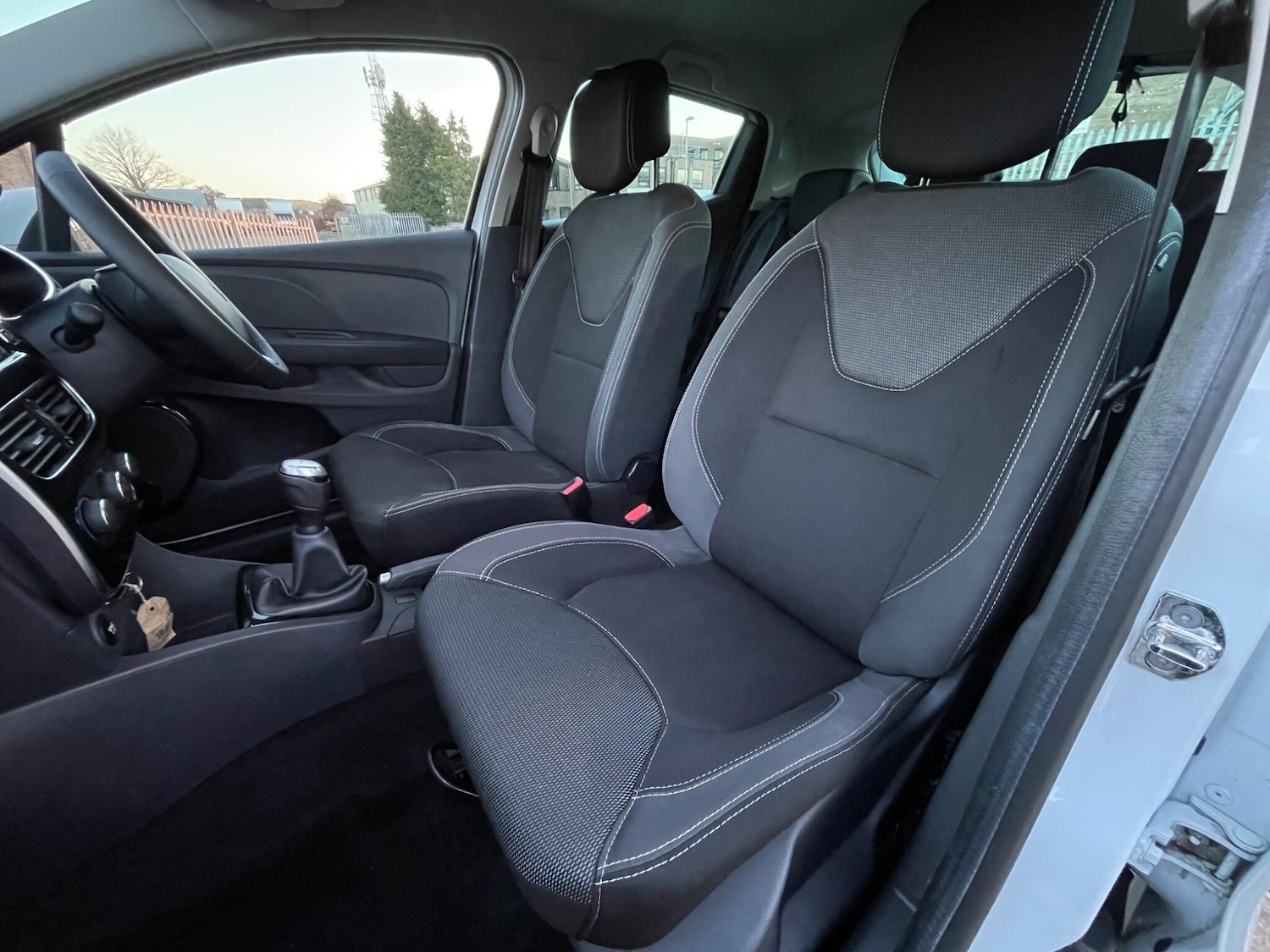 Used Renault Clio 2018 for sale - 77683696: Photo 82