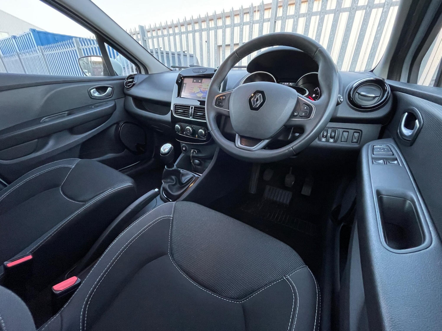 Used Renault Clio 2018 for sale - 77683696: Photo 9