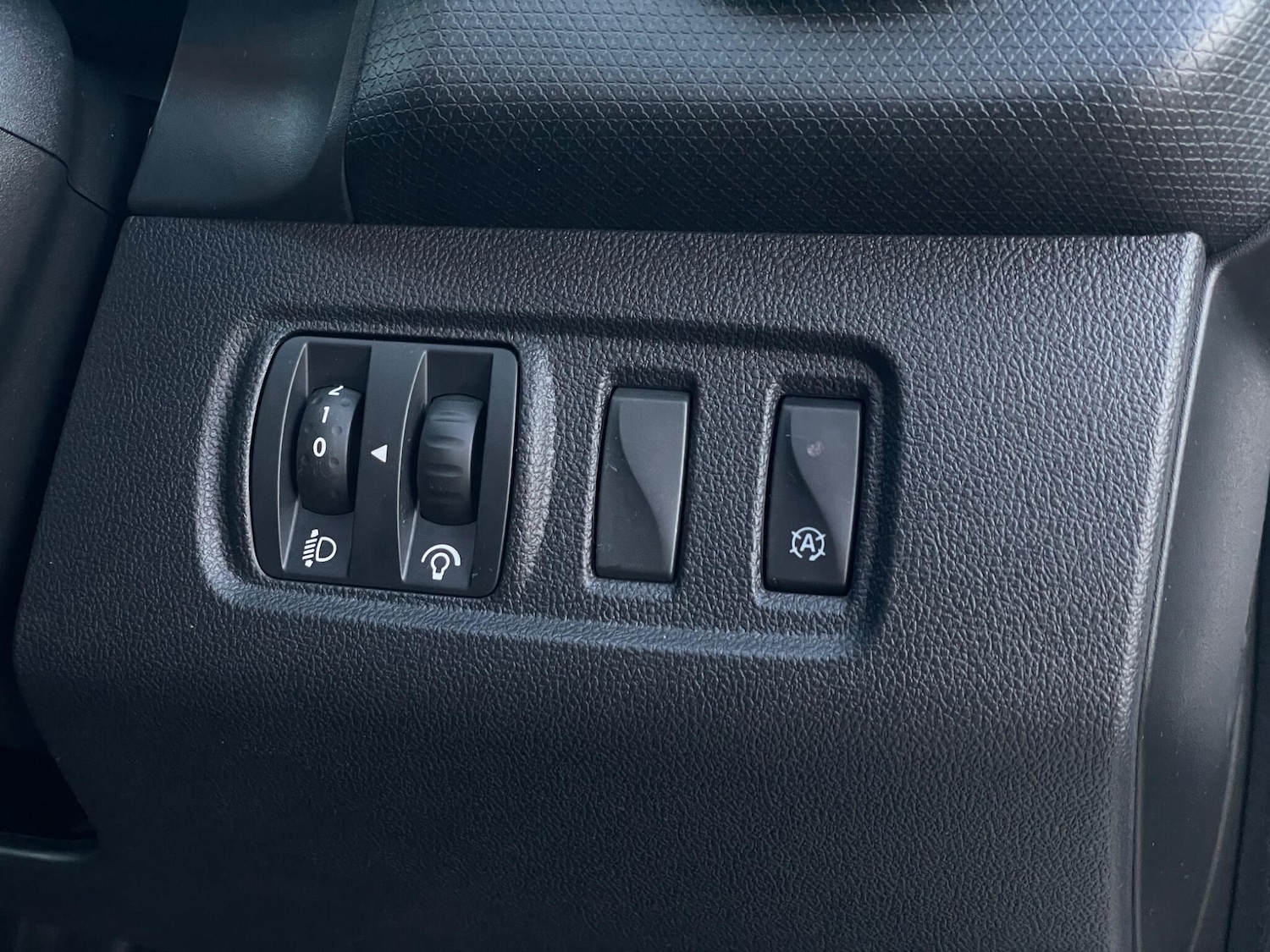 Used Renault Clio 2018 for sale - 77683696: Photo 91