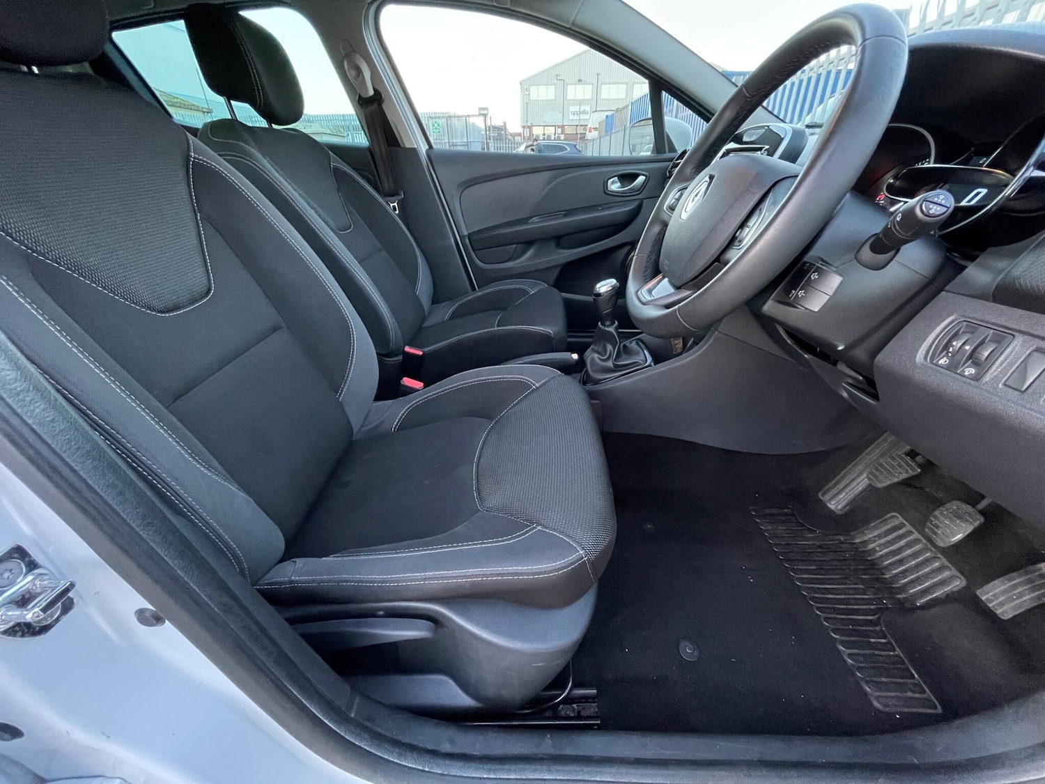 Used Renault Clio 2018 for sale - 77683696: Photo 97