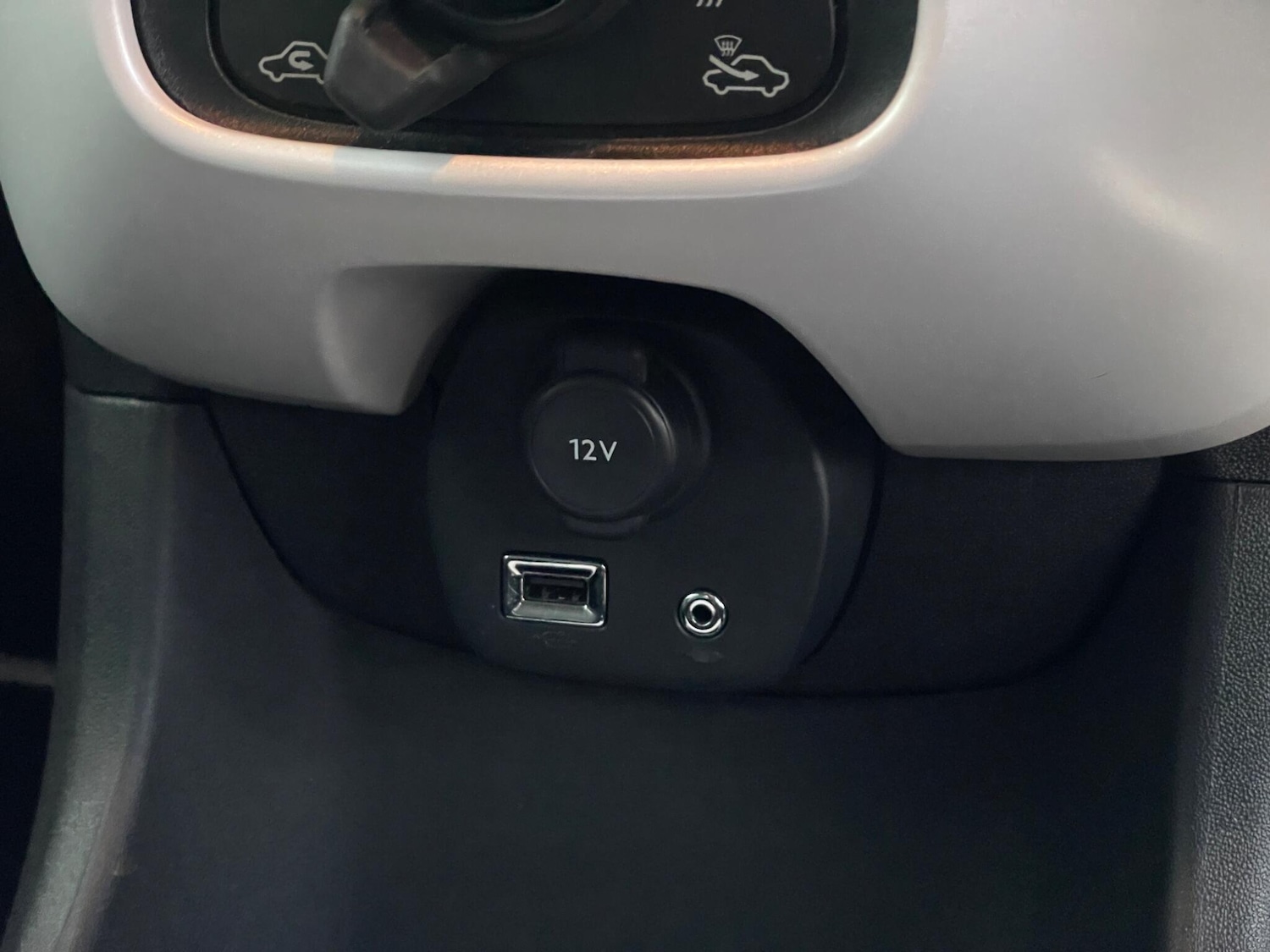 Used Toyota AYGO 2016 for sale - 76647645: Photo 23