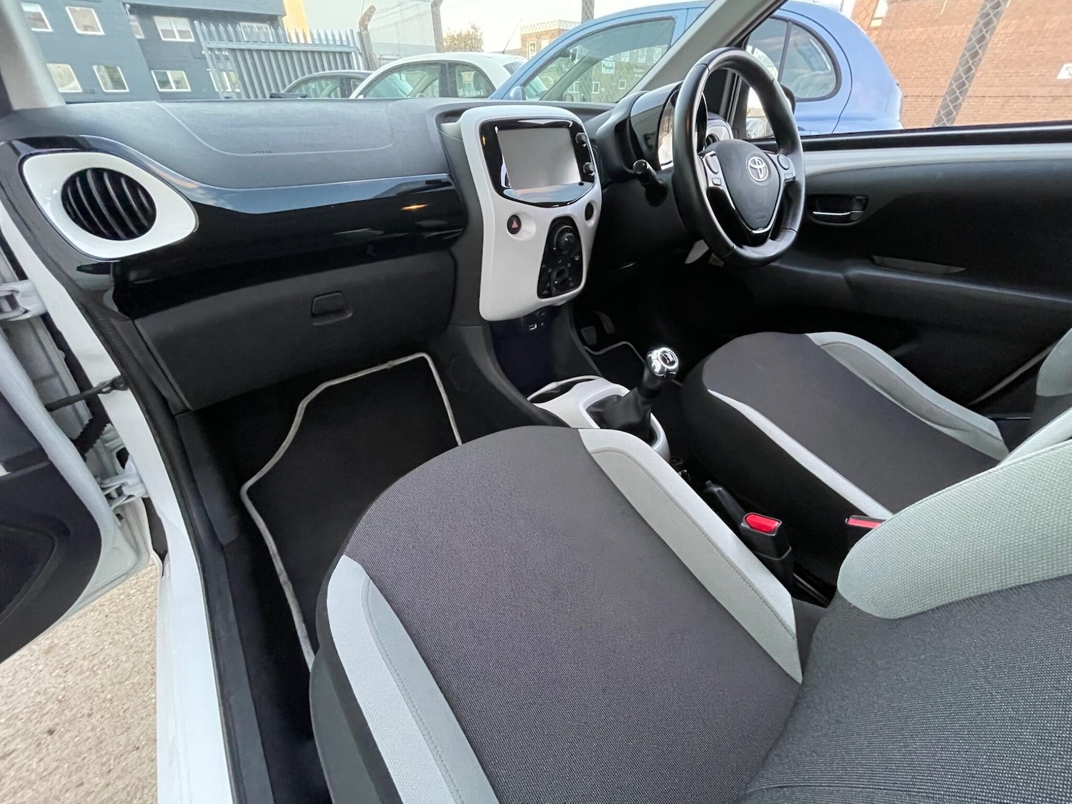 Used Toyota AYGO 2016 for sale - 76647645: Photo 71