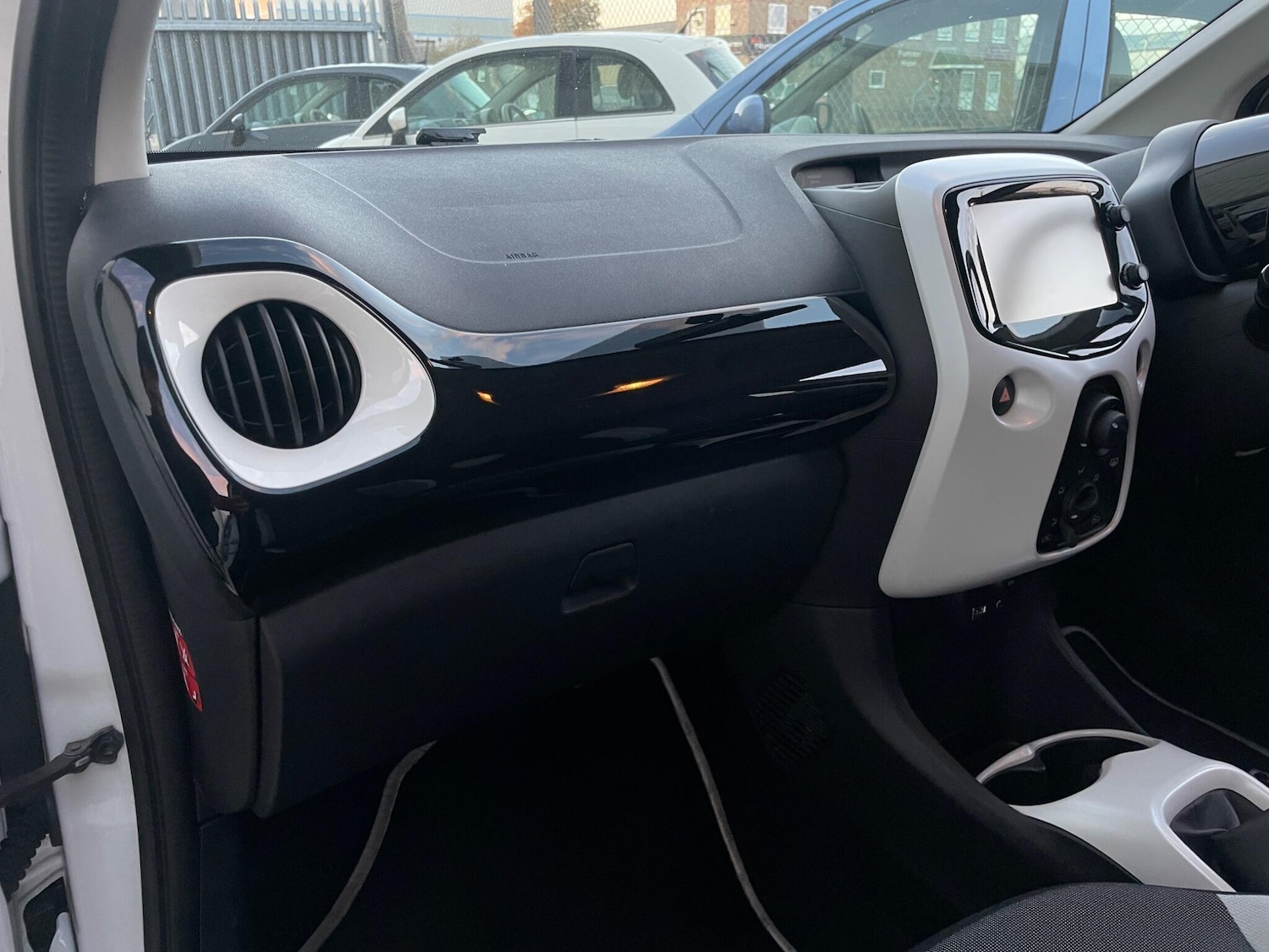 Used Toyota AYGO 2016 for sale - 76647645: Photo 82