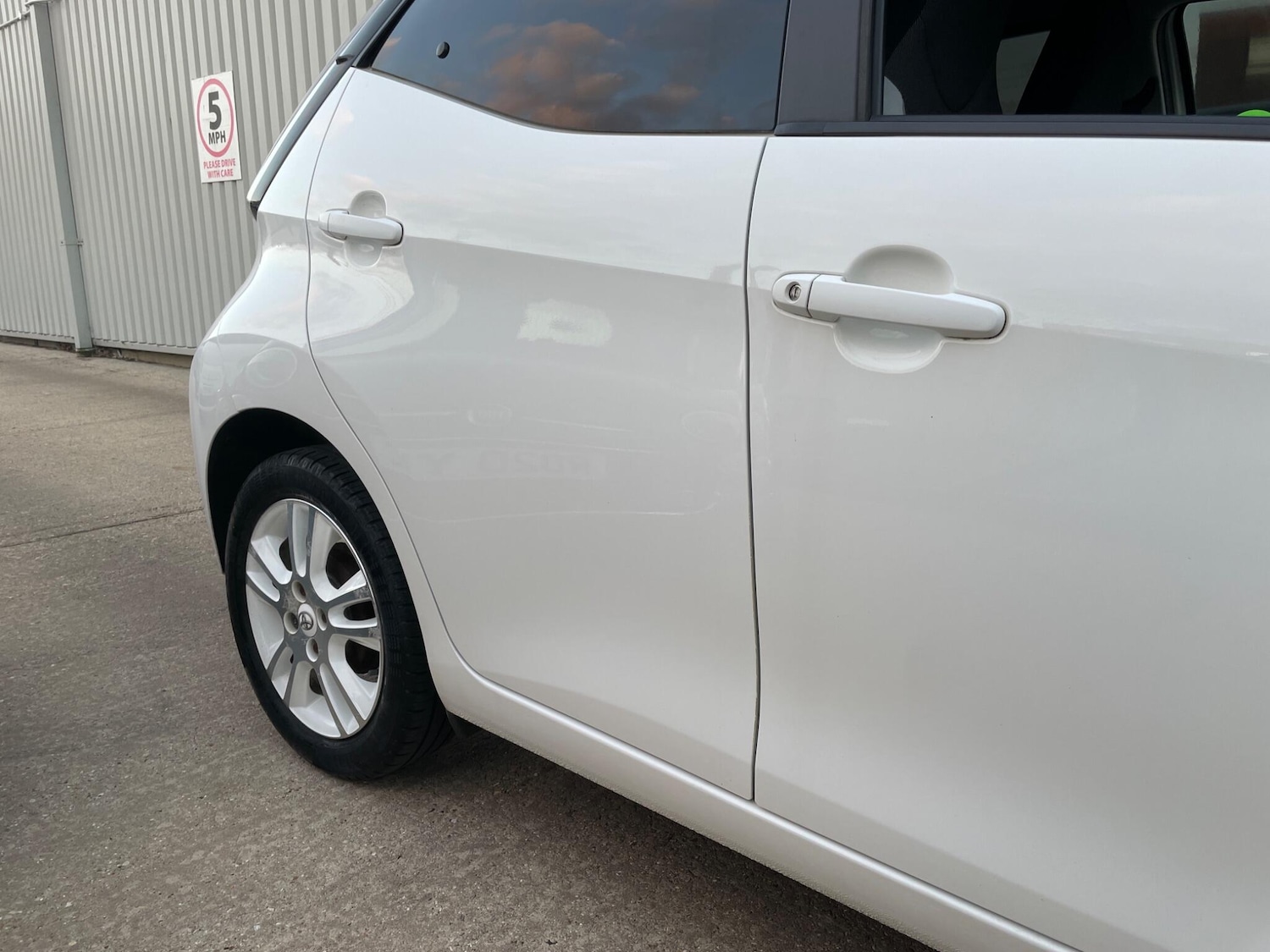 Used Toyota AYGO 2016 for sale - 76647645: Photo 92