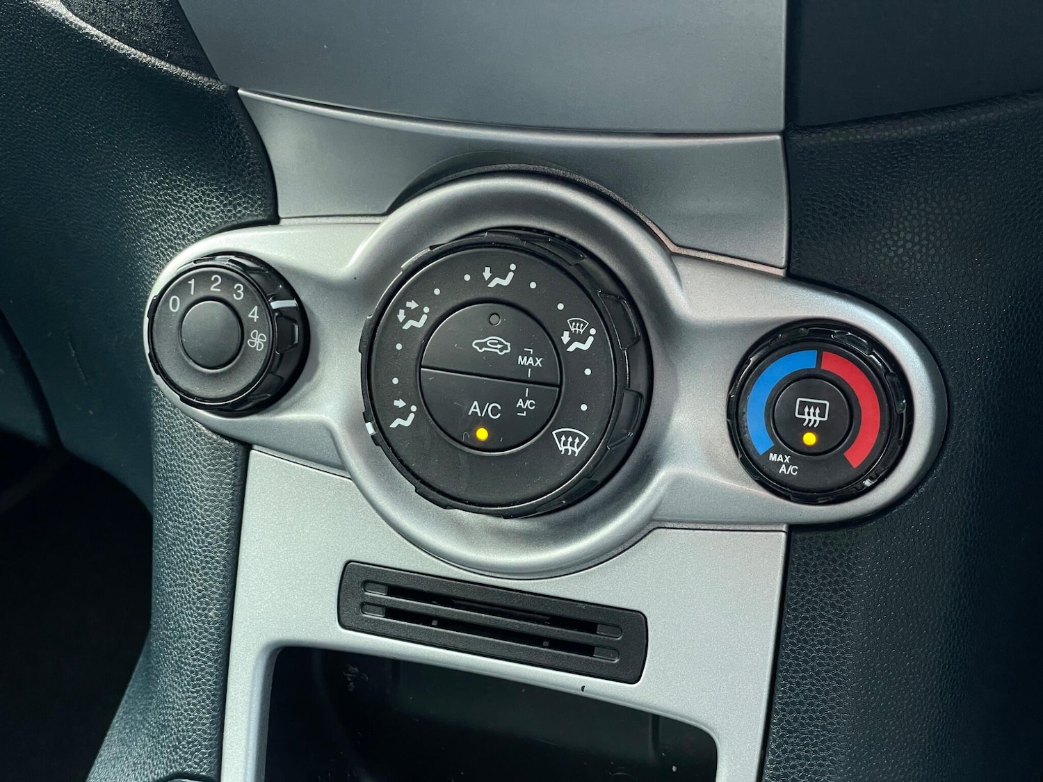 Used Ford Fiesta 2012 for sale - 77559677: Photo 86