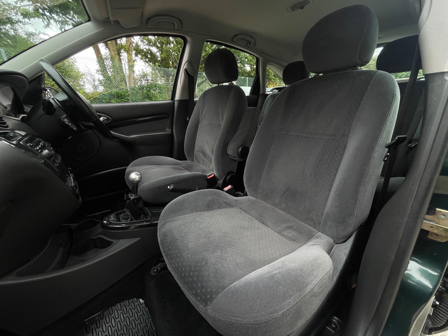 Used Ford Focus 2004 for sale - 76657331: Photo 15