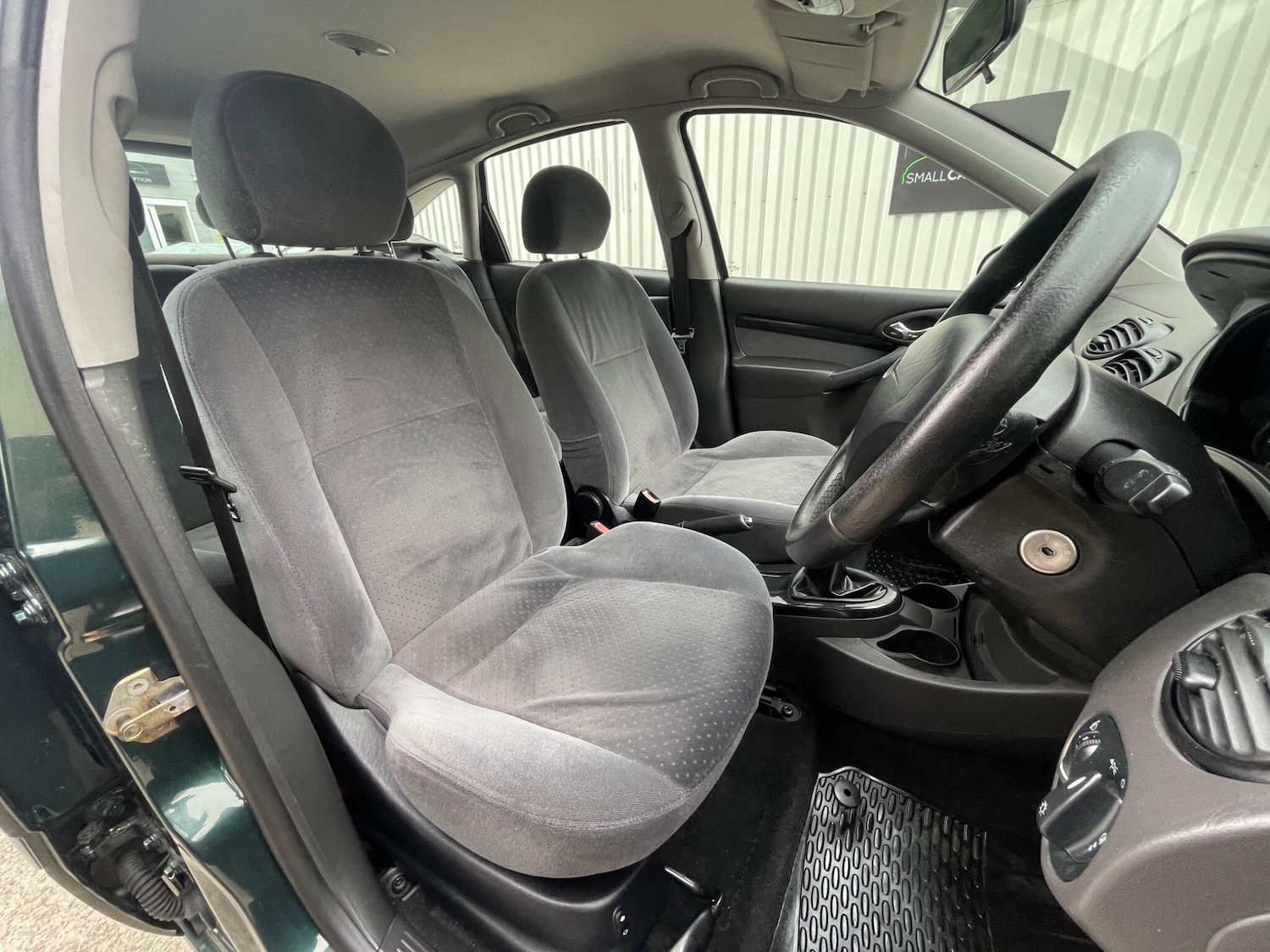 Used Ford Focus 2004 for sale - 76657331: Photo 17