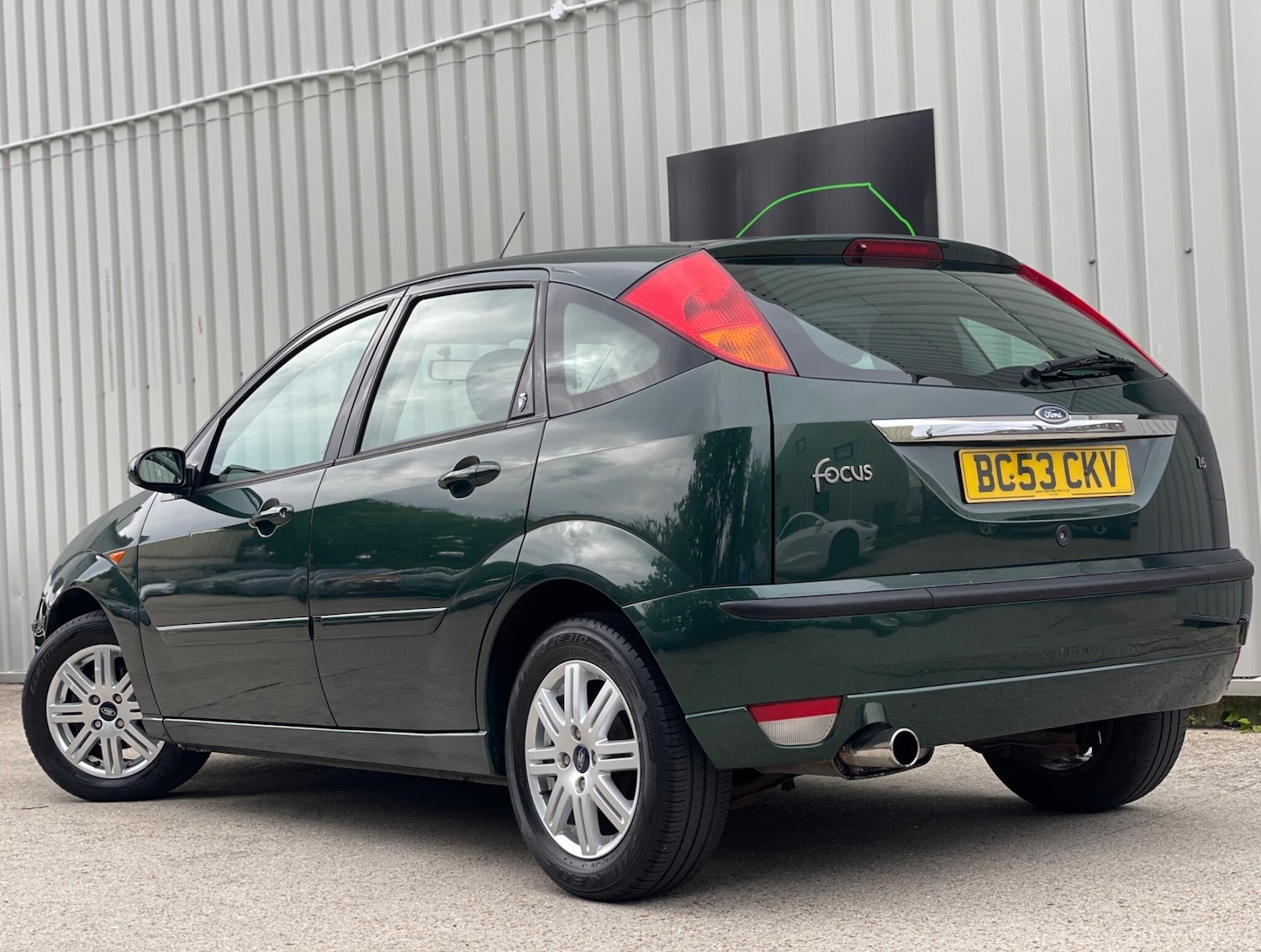 Used Ford Focus 2004 for sale - 76657331: Photo 2