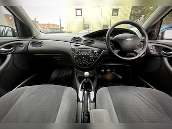 Used Ford Focus 2004 for sale - 76657331: Photo