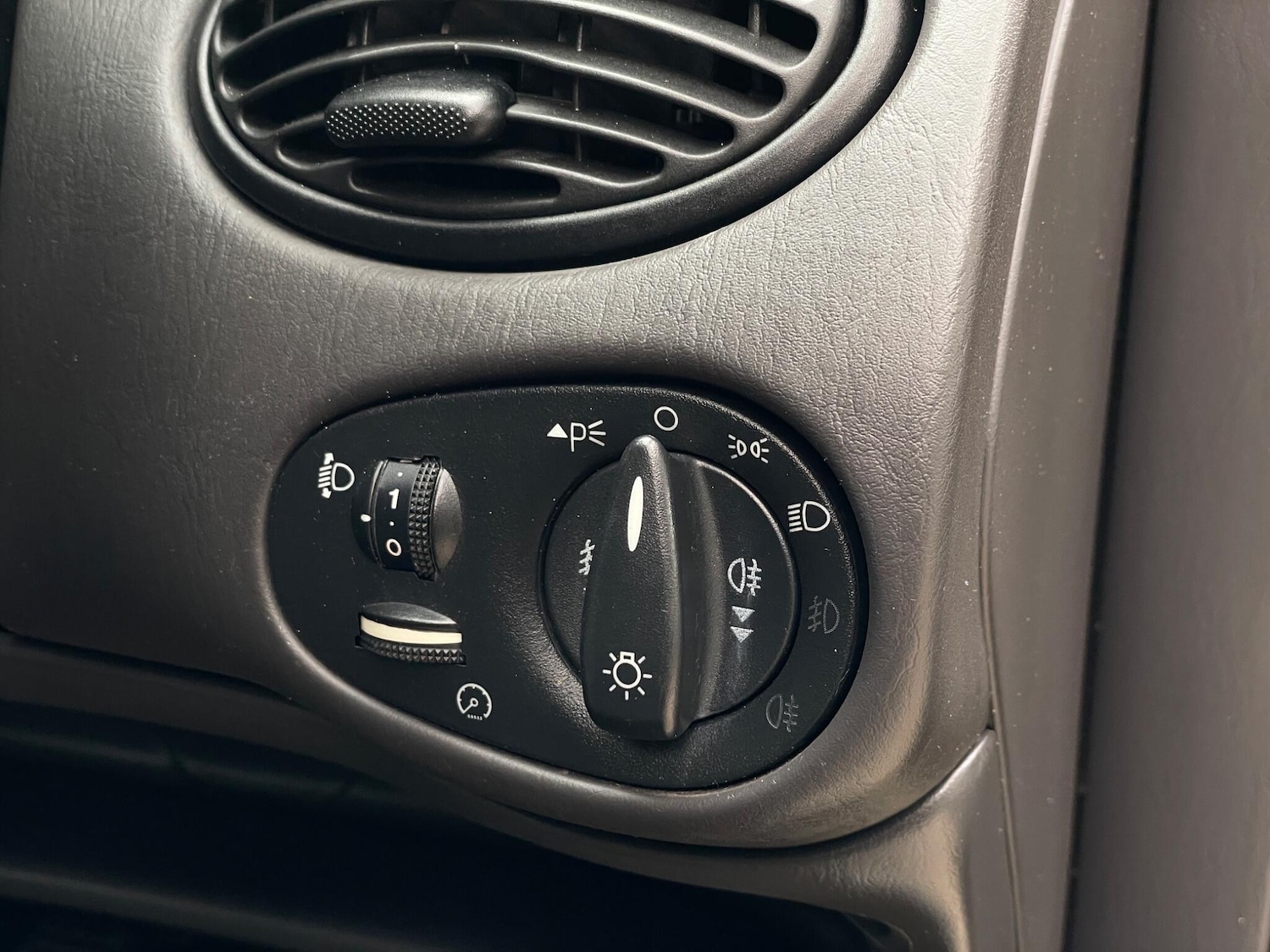 Used Ford Focus 2004 for sale - 76657331: Photo 73