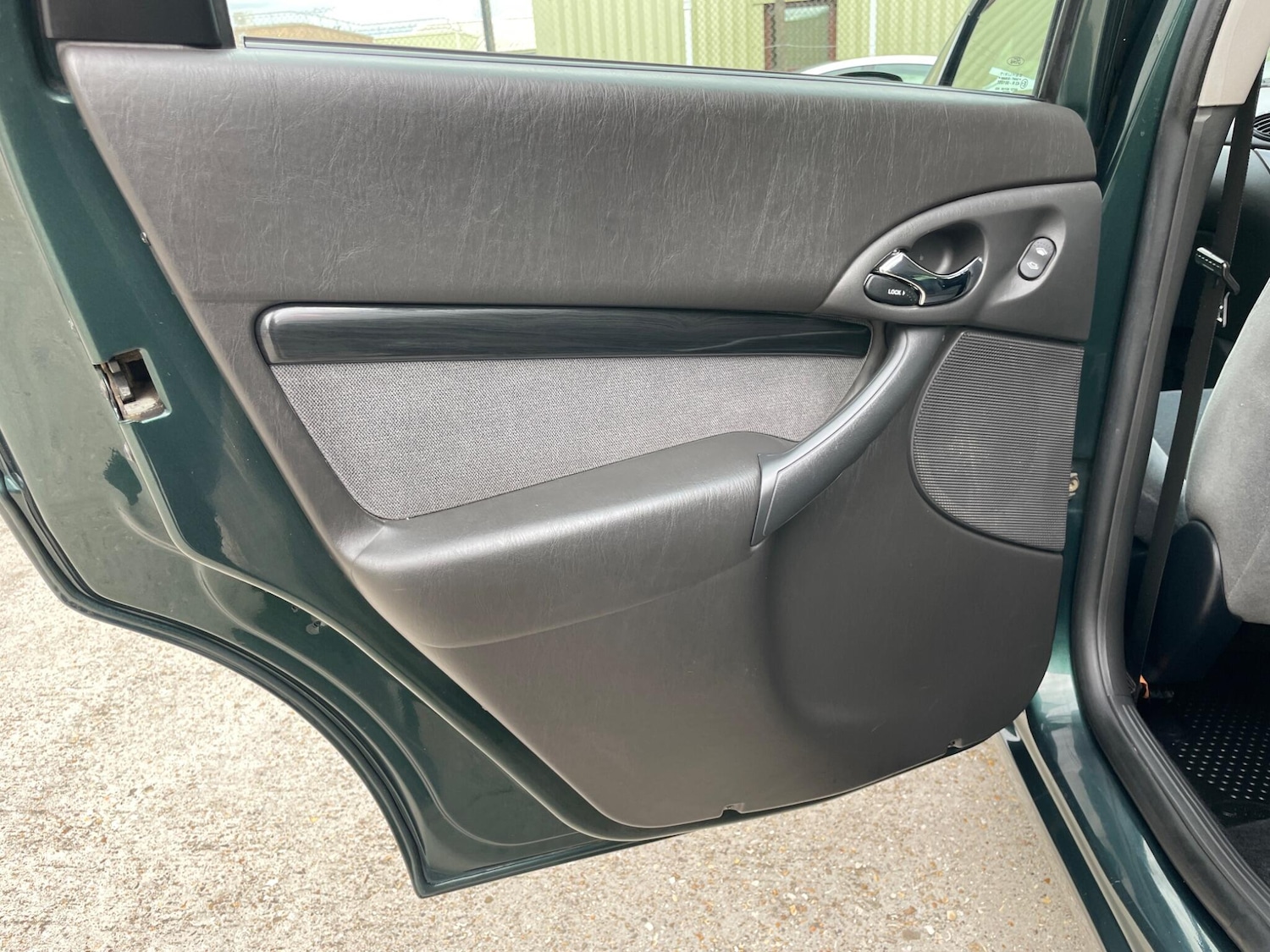 Used Ford Focus 2004 for sale - 76657331: Photo 92