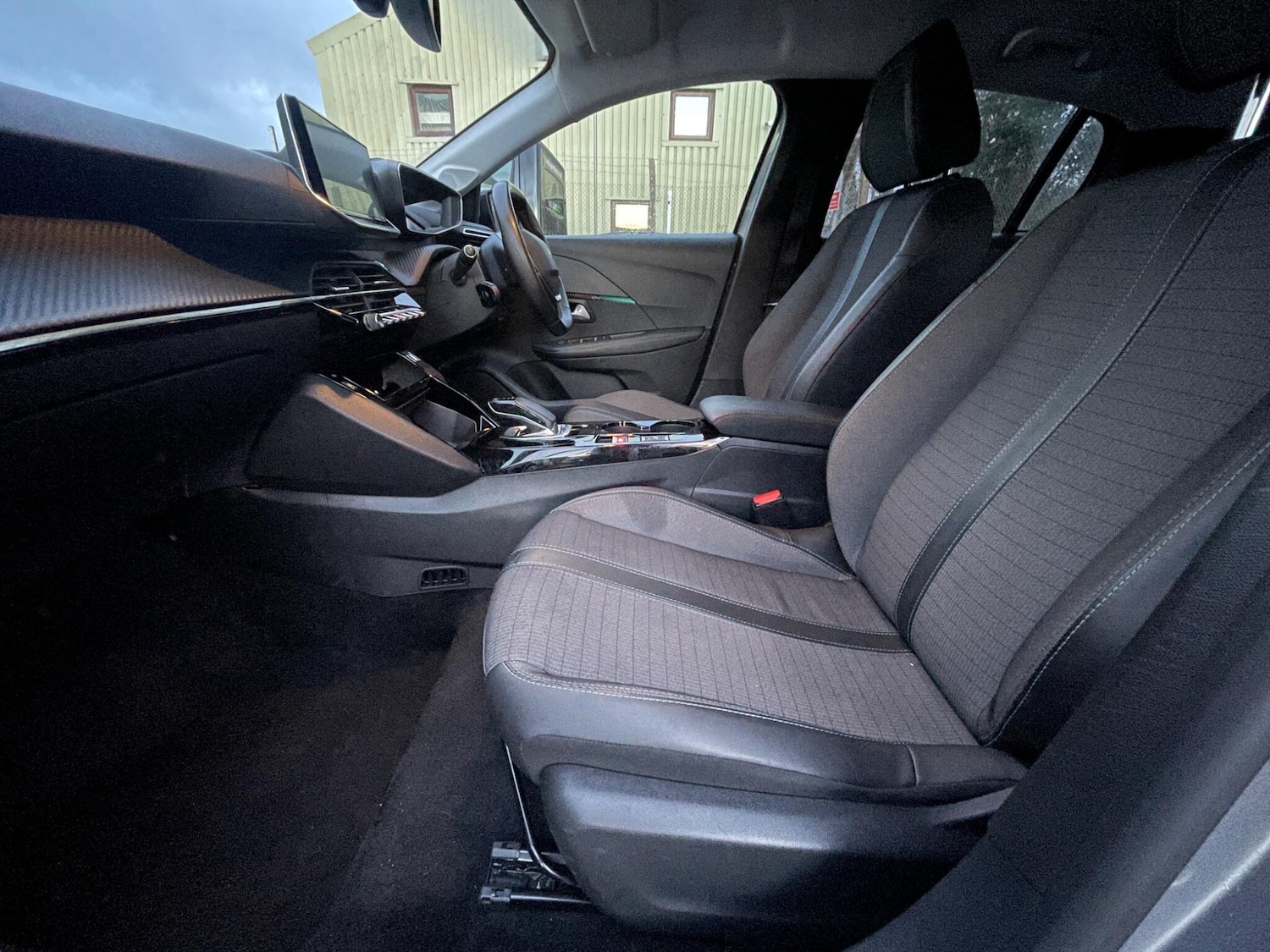 Used Peugeot E-208 2020 for sale - 77238520: Photo 15