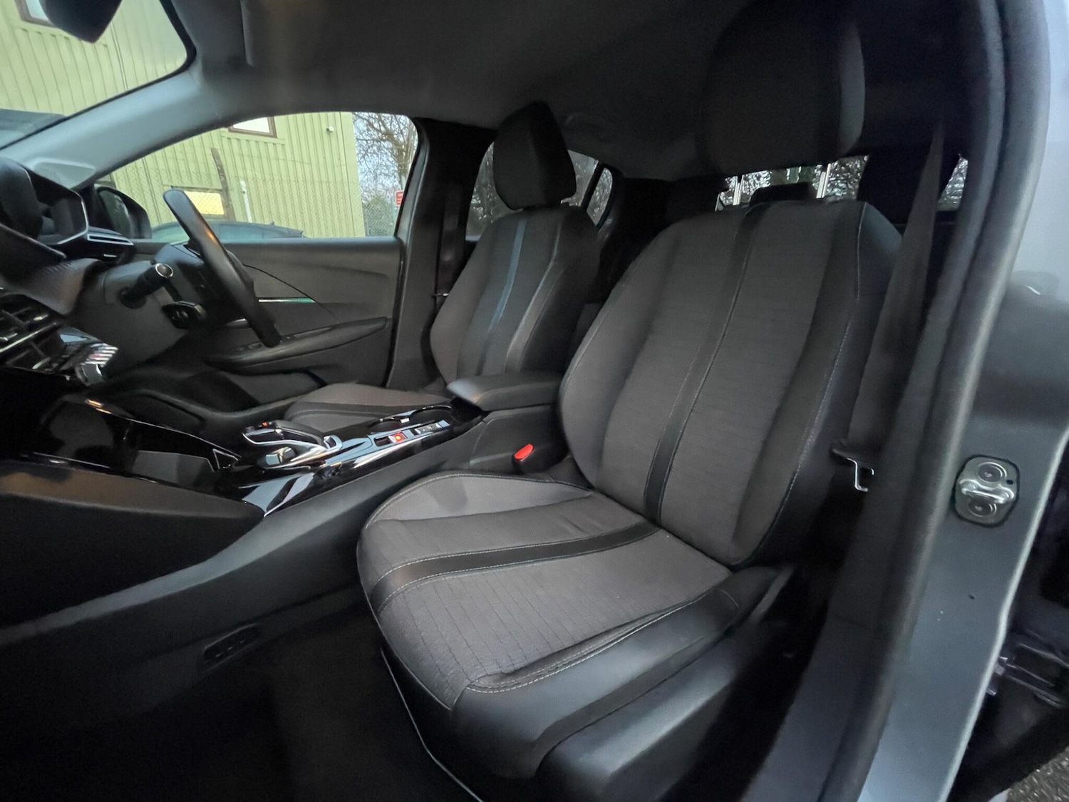 Used Peugeot E-208 2020 for sale - 77238520: Photo 18