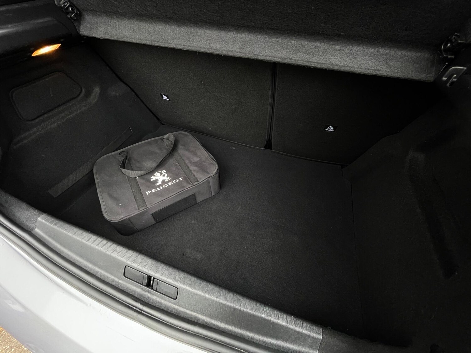 Used Peugeot E-208 2020 for sale - 77238520: Photo 36