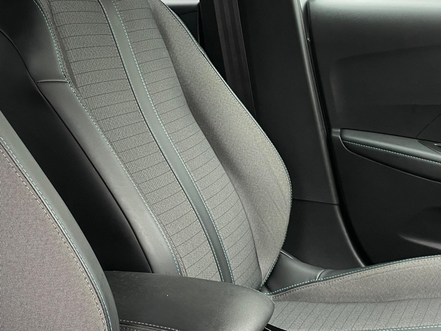 Used Peugeot E-208 2020 for sale - 77238520: Photo 39