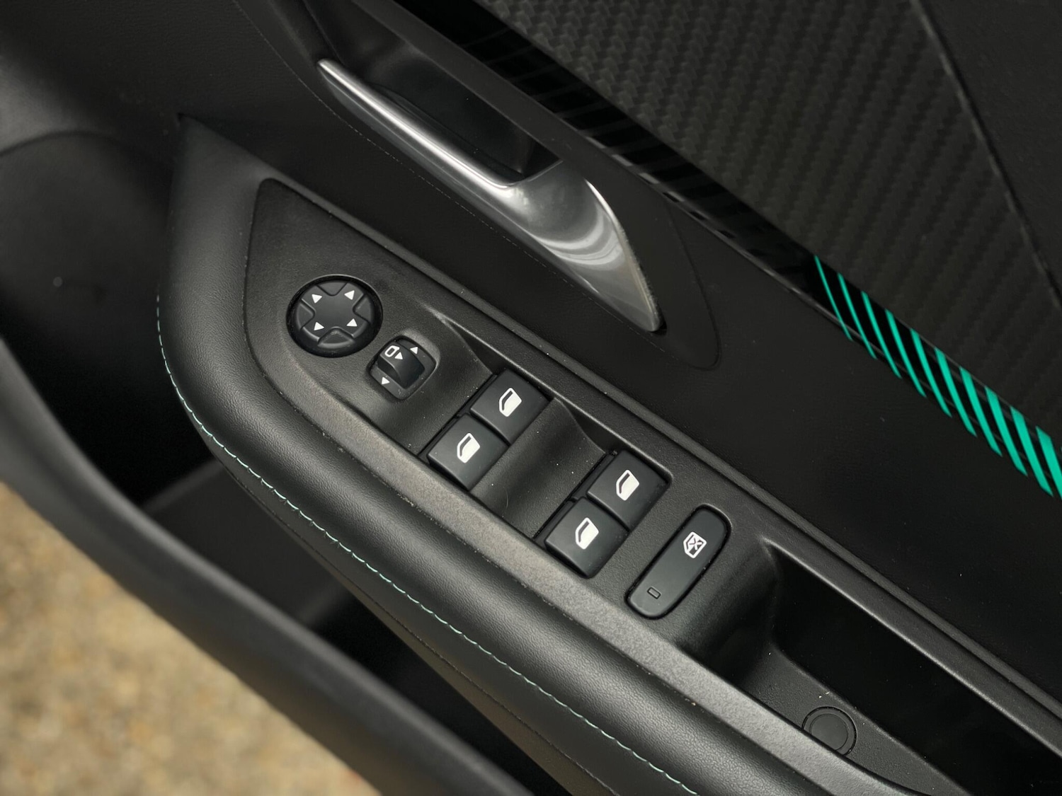 Used Peugeot E-208 2020 for sale - 77238520: Photo 41