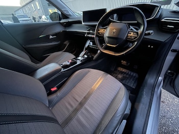 Used Peugeot E-208 2020 for sale - 77238520: Photo