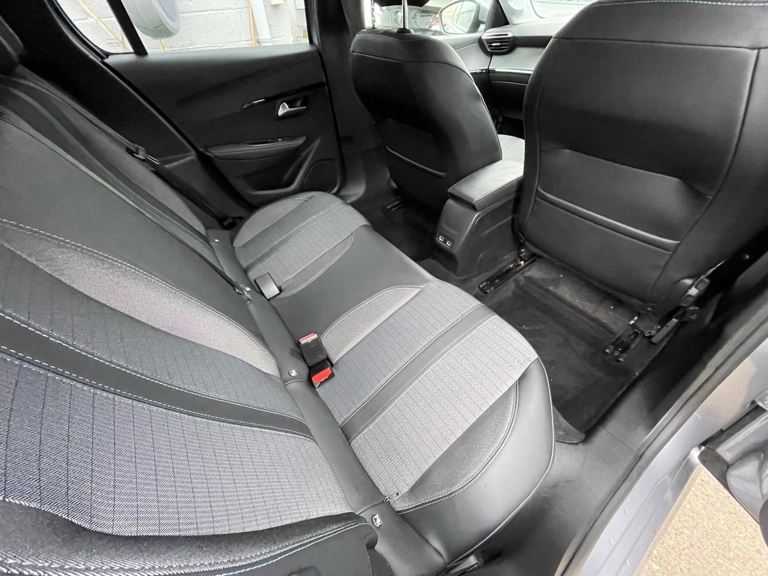 Used Peugeot E-208 2020 for sale - 77238520: Photo 67