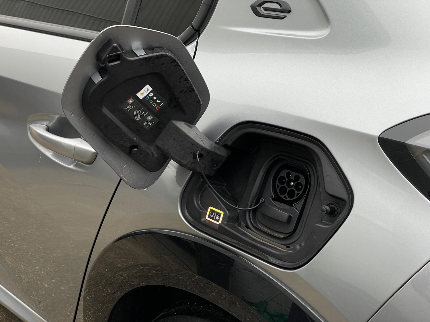 Used Peugeot E-208 2020 for sale - 77238520: Photo 81