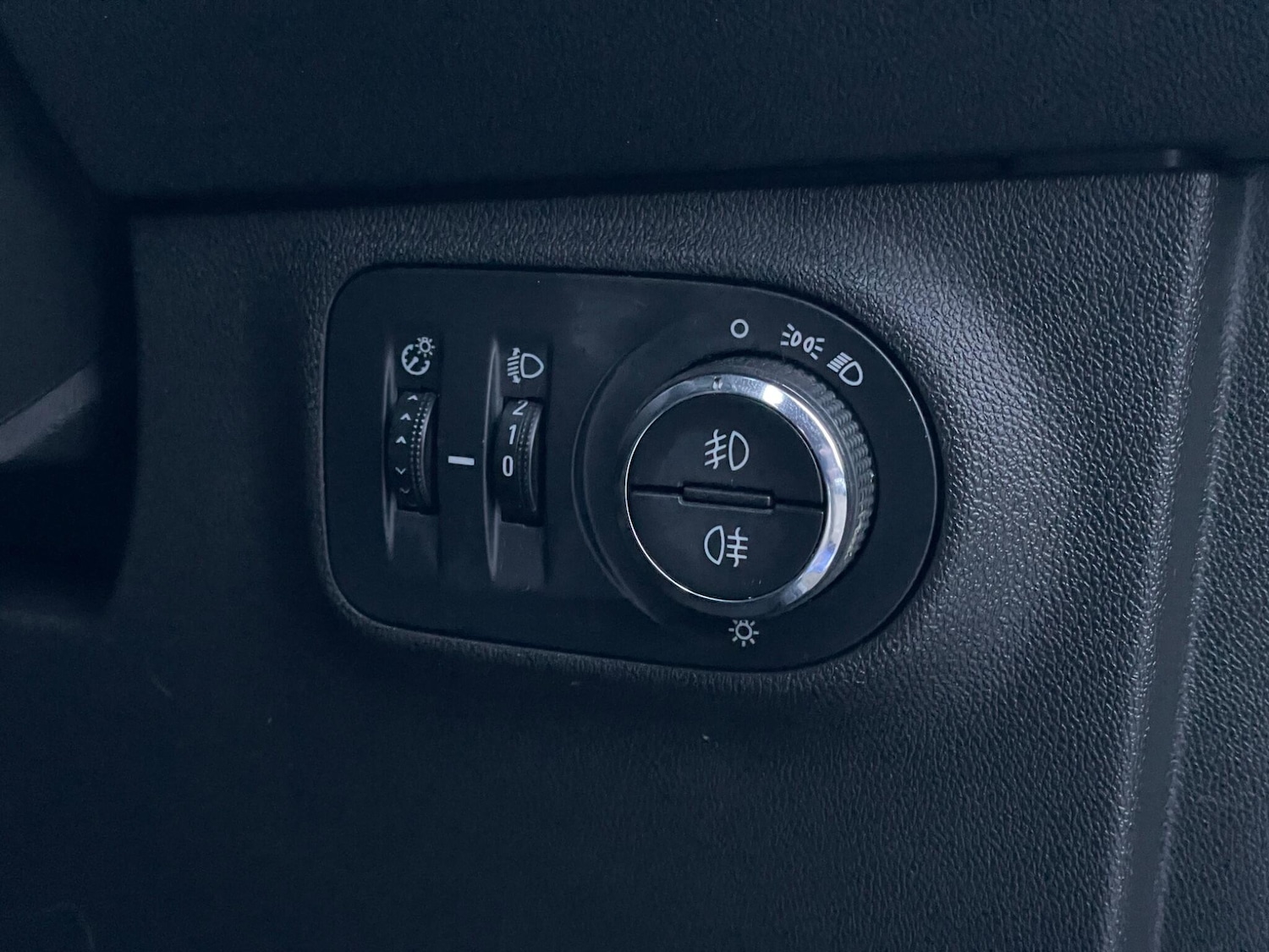 Used Vauxhall Corsa 2017 for sale - 77237615: Photo 94