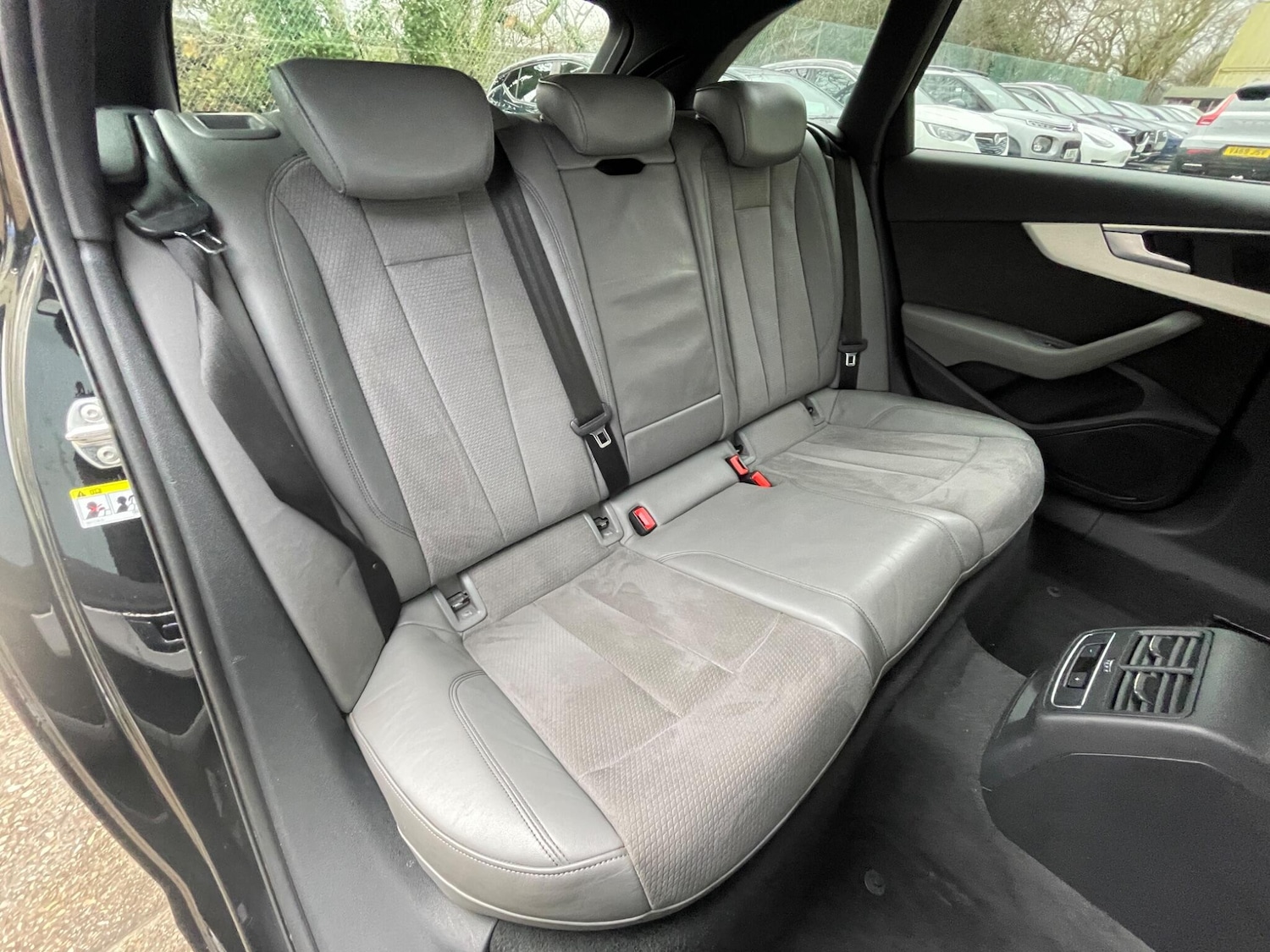 Used Audi A4 Avant 2016 for sale - 76992305: Photo 17