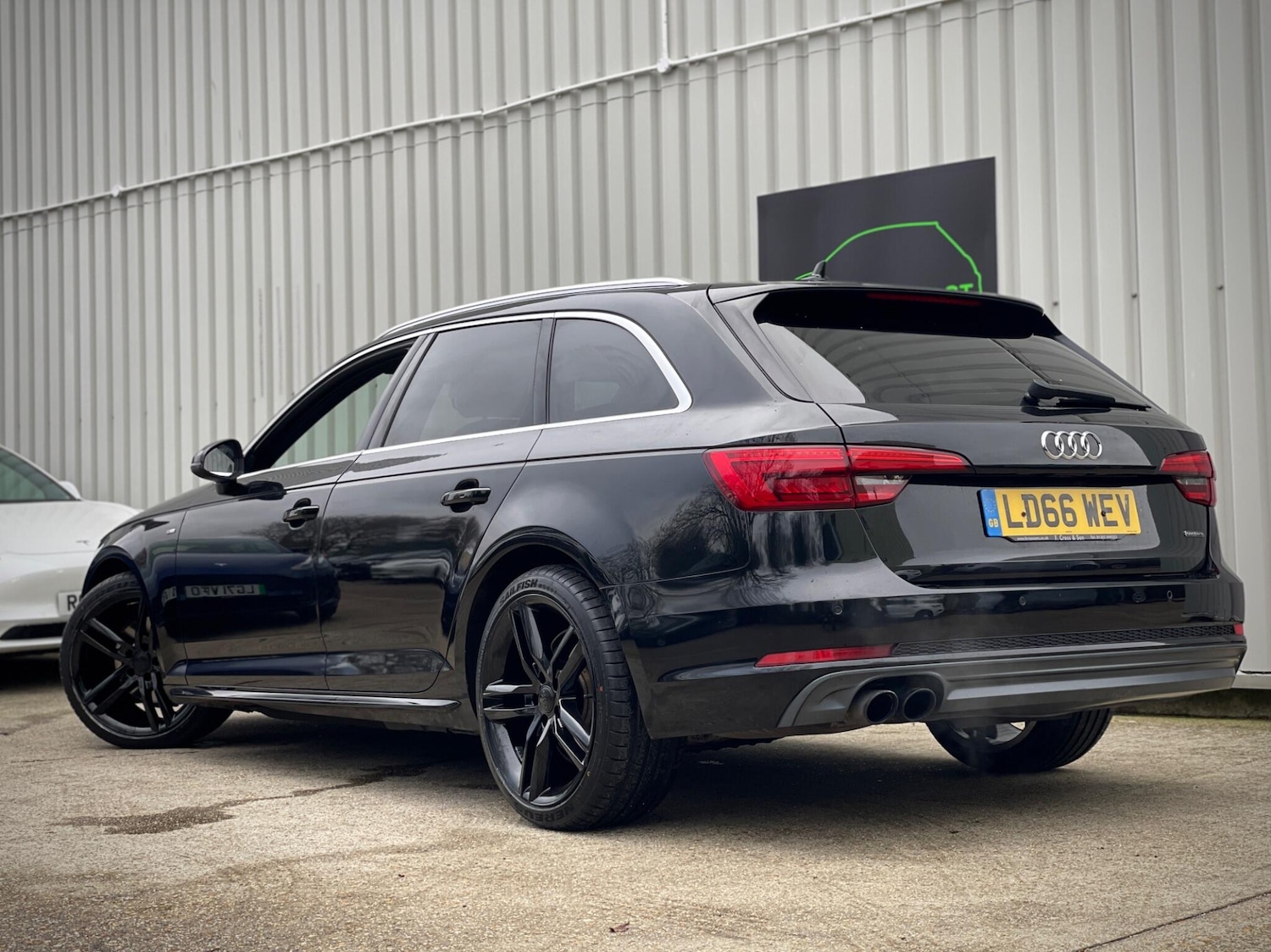 Used Audi A4 Avant 2016 for sale - 76992305: Photo 3